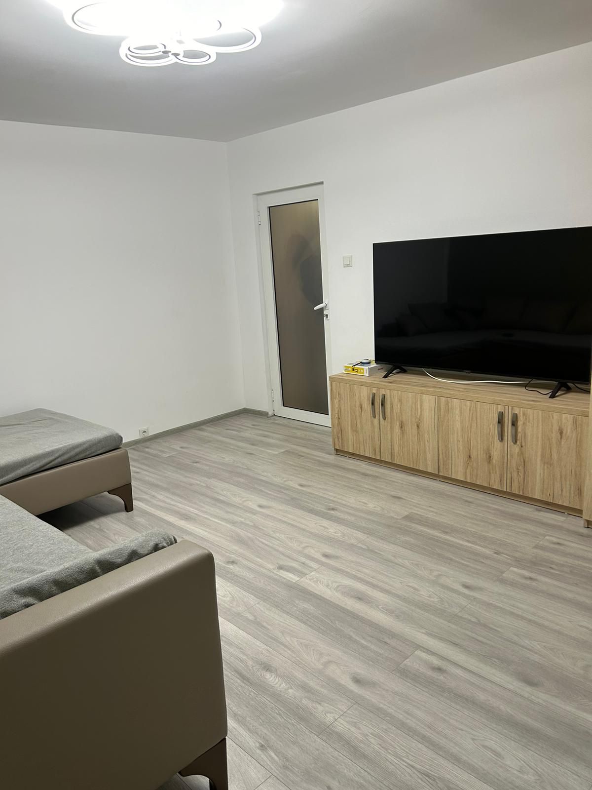 ageuropa.ro vinde apt. 4 cam. 78mp la etajul 2 în Micro 16. — fotografia 6