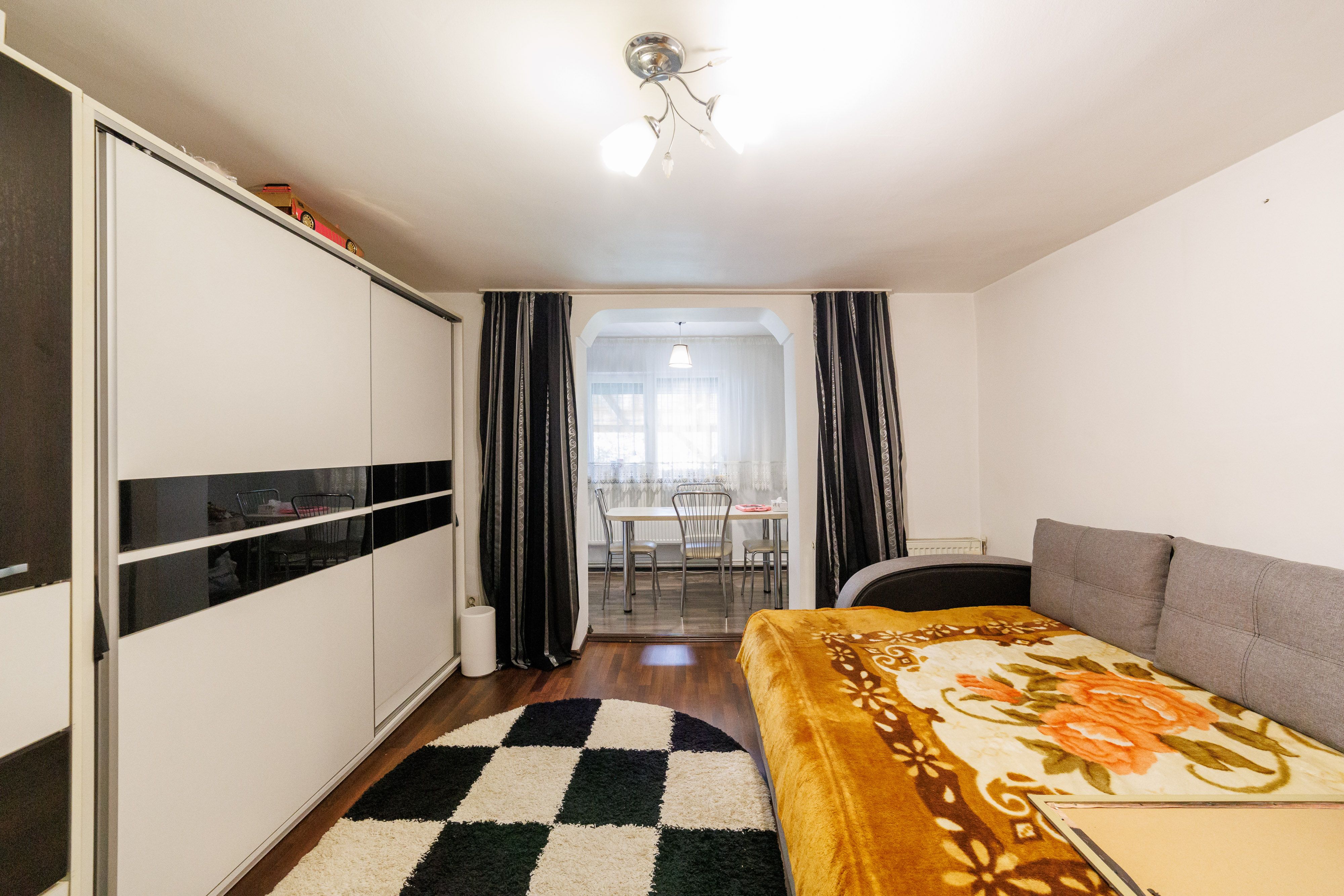 Casă cu teren de 634 mp și beci | Calea Câmpulung, Pitești — fotografia 14