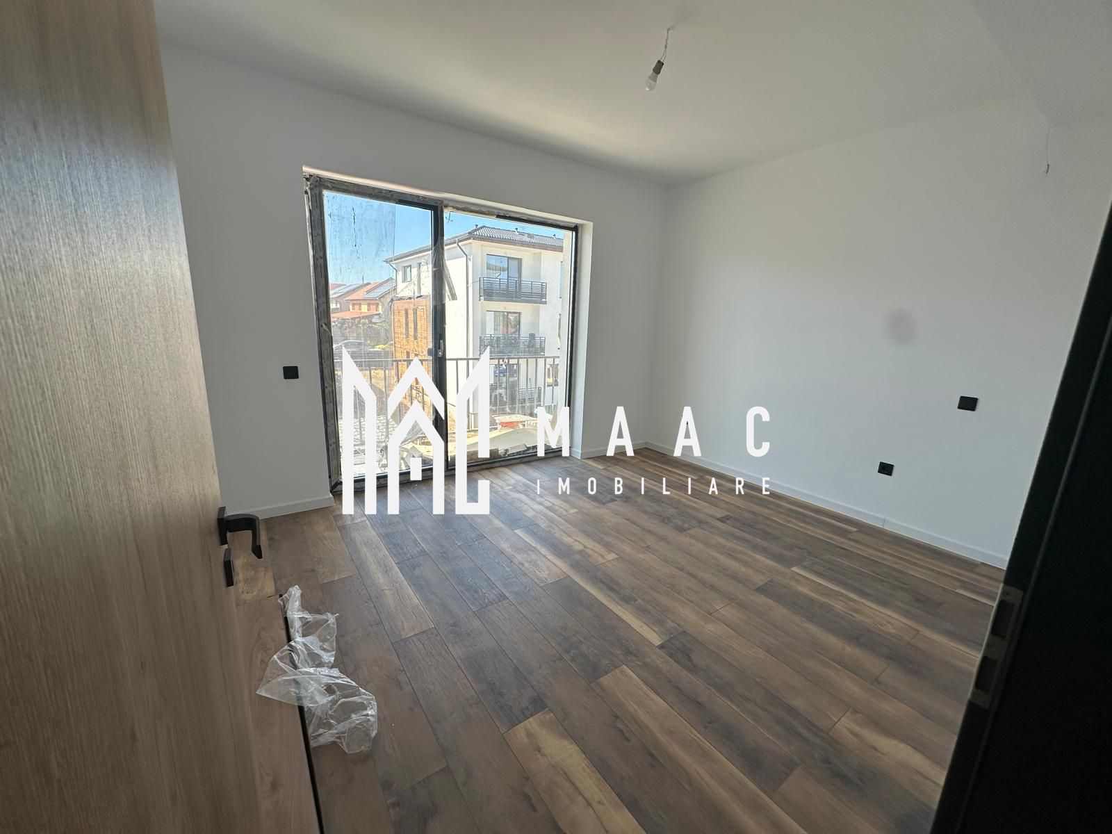Apartament 3 camere de vânzare | Șelimbăr | curte 40 mp — fotografia 2