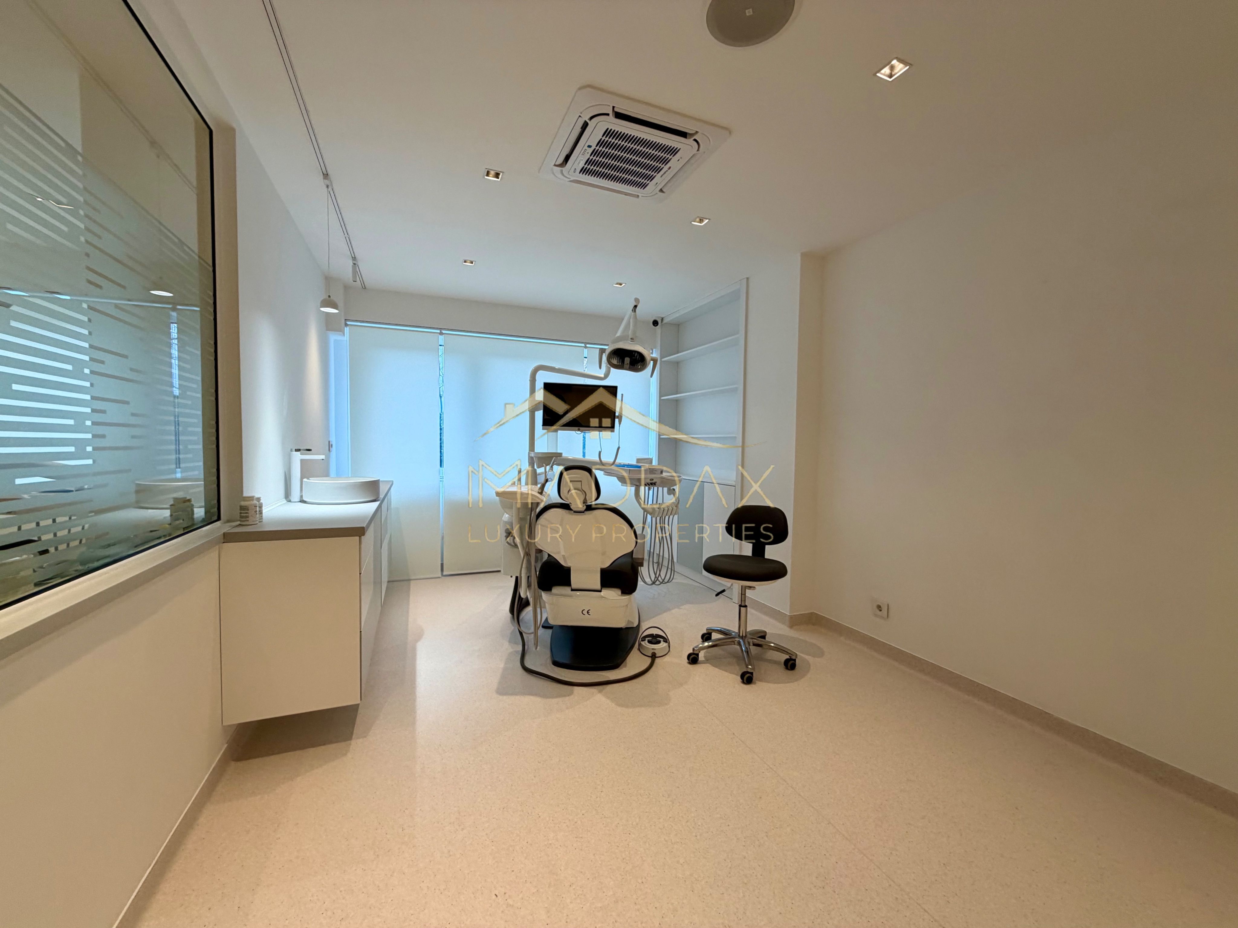 Spatiu comercial *105mp* / cabinet stomatologic / Sos. Nordului Herastrau — fotografia 13