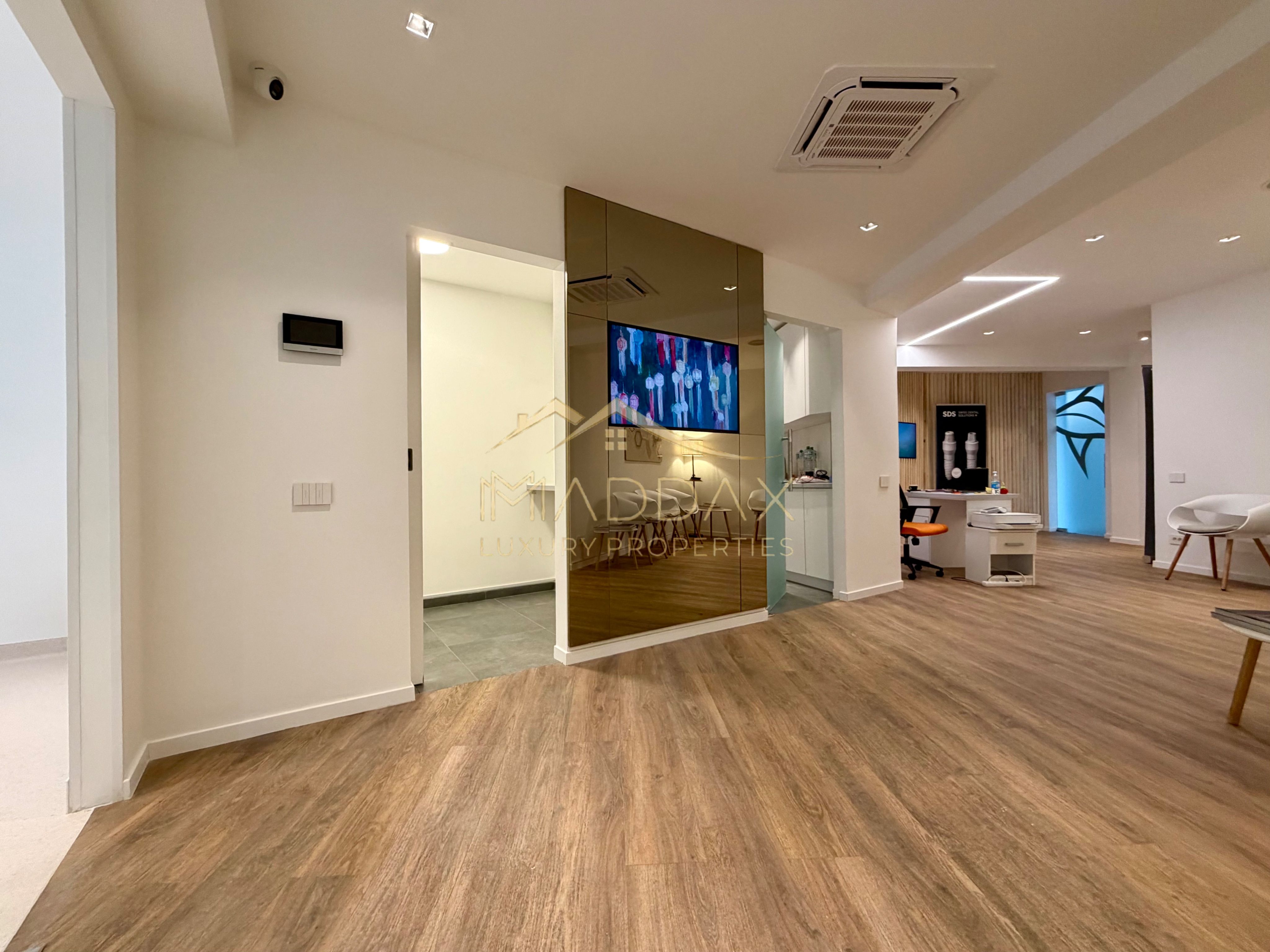 Spatiu comercial *105mp* / cabinet stomatologic / Sos. Nordului Herastrau — fotografia 5