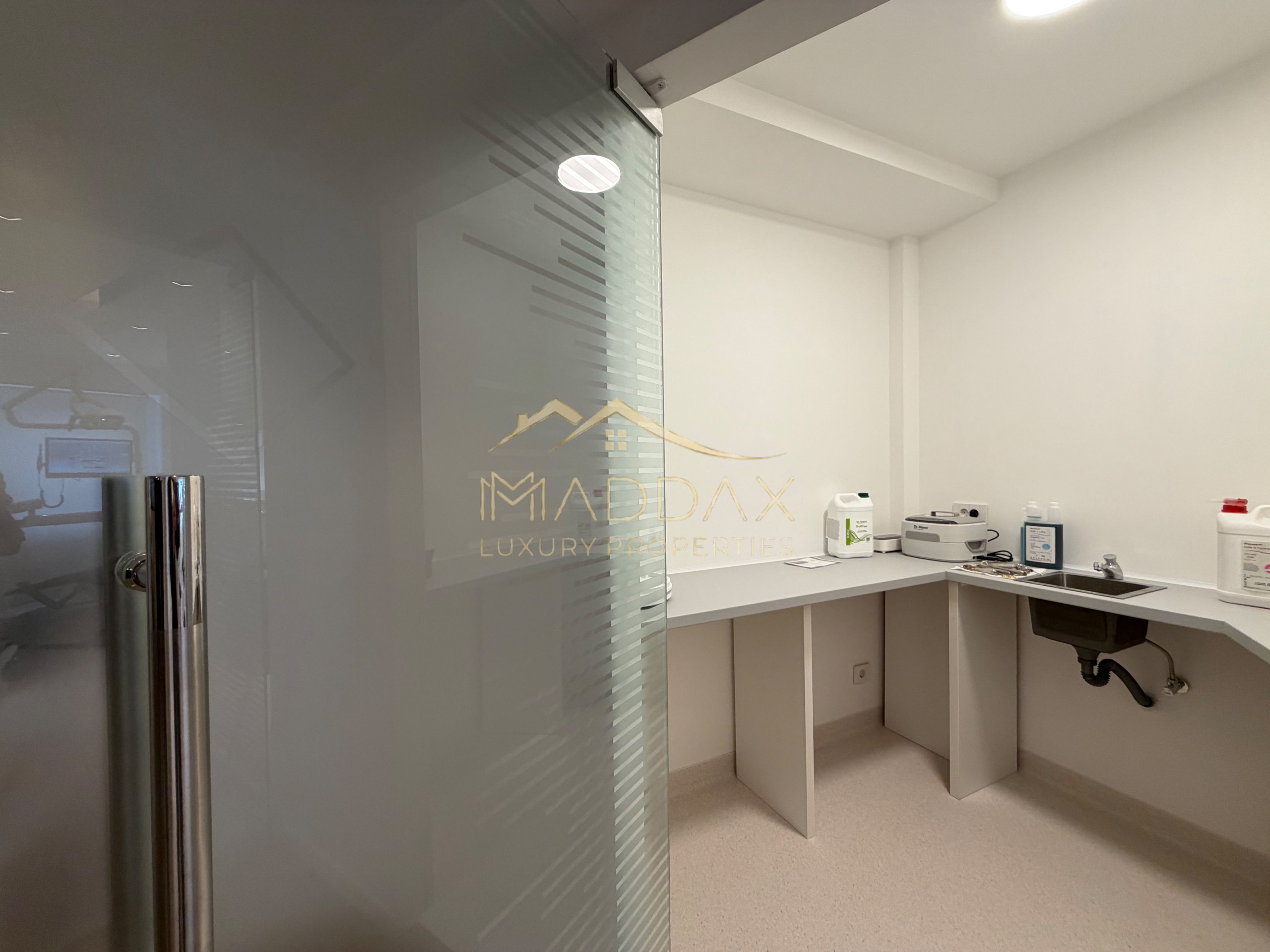 Spatiu comercial *105mp* / cabinet stomatologic / Sos. Nordului Herastrau — fotografia 9