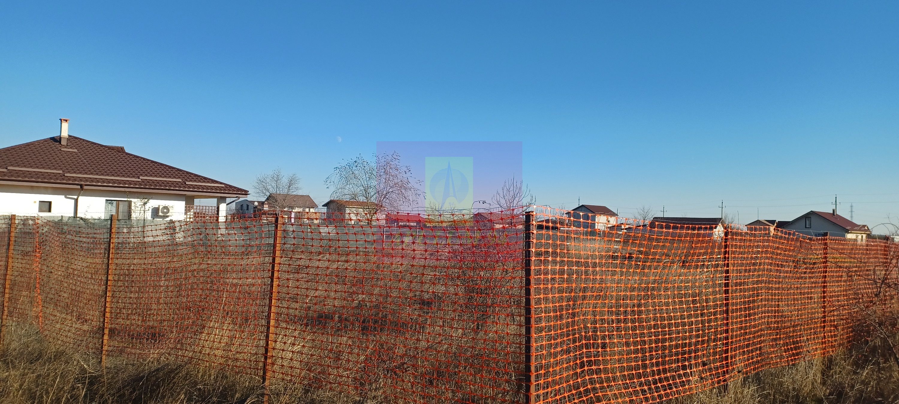 Săbăreni, teren intravilan construibil, cu utilităti in apropiere — fotografia 3