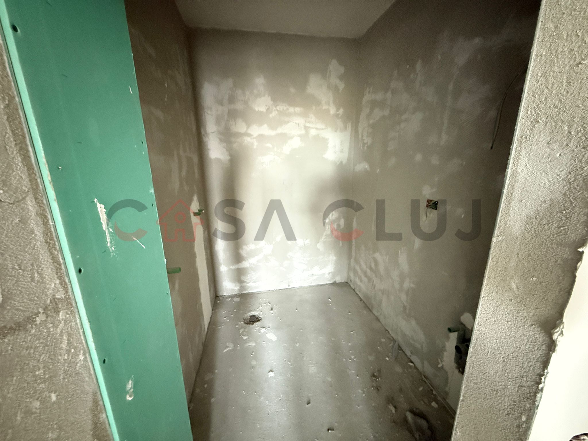 Bloc nou și premium, semifinisat, central! — fotografia 3