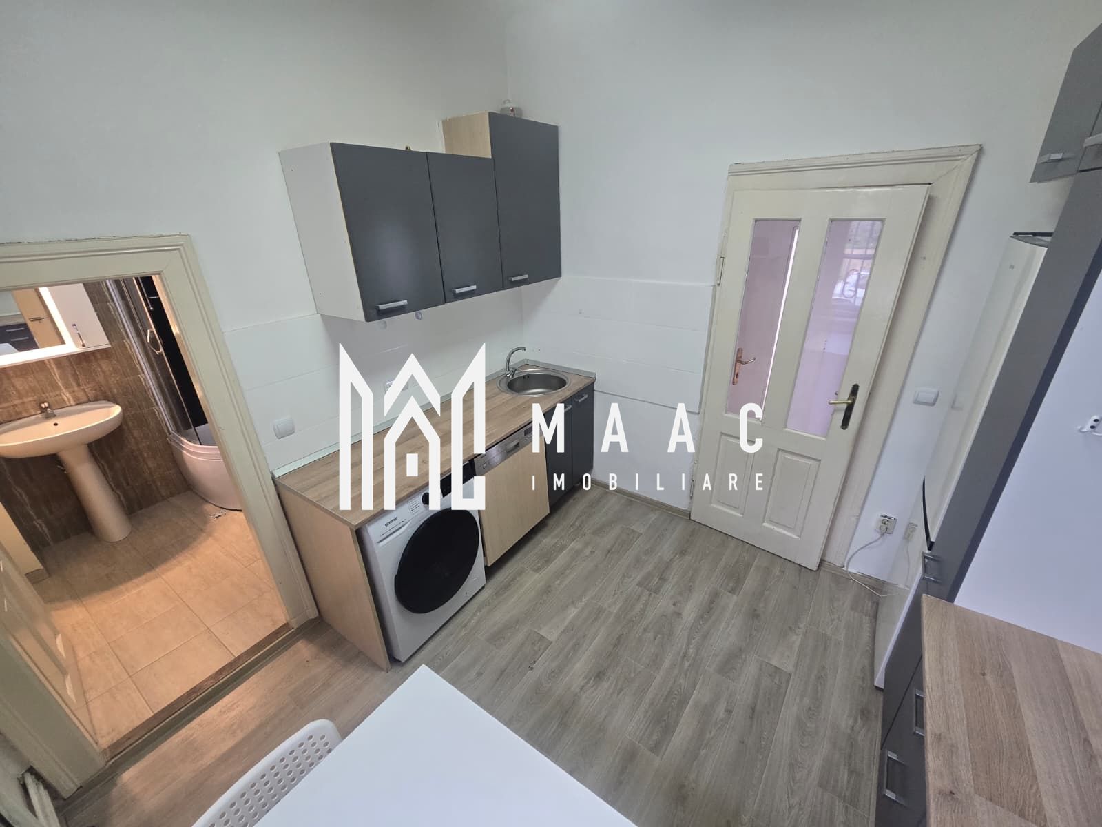 Apartament la casa cu 3 camere si curte Strada Bucegi — fotografia 7