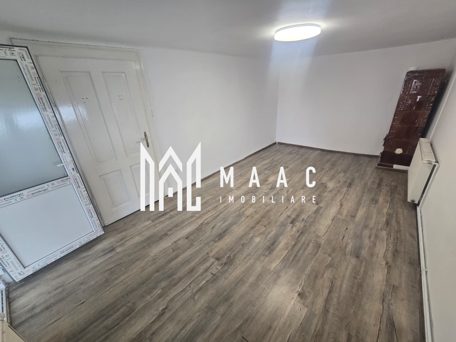 Apartament la casa cu 3 camere si curte Strada Bucegi — fotografia 9