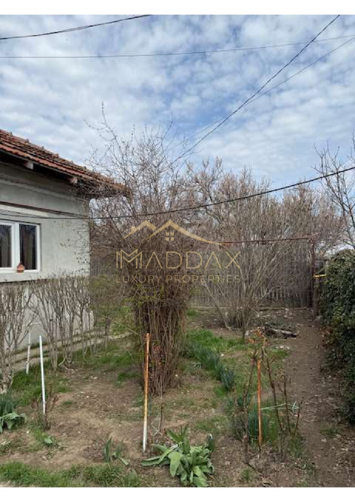 Teren intravilan 4.803 mp cu casă și anexe – Drăgășani, zona viticolă — fotografia 2