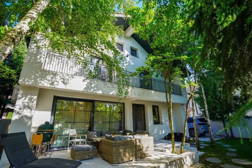 Vilă premium renovată integral | Erou Iancu Nicolae | Grădină privată — fotografia 3