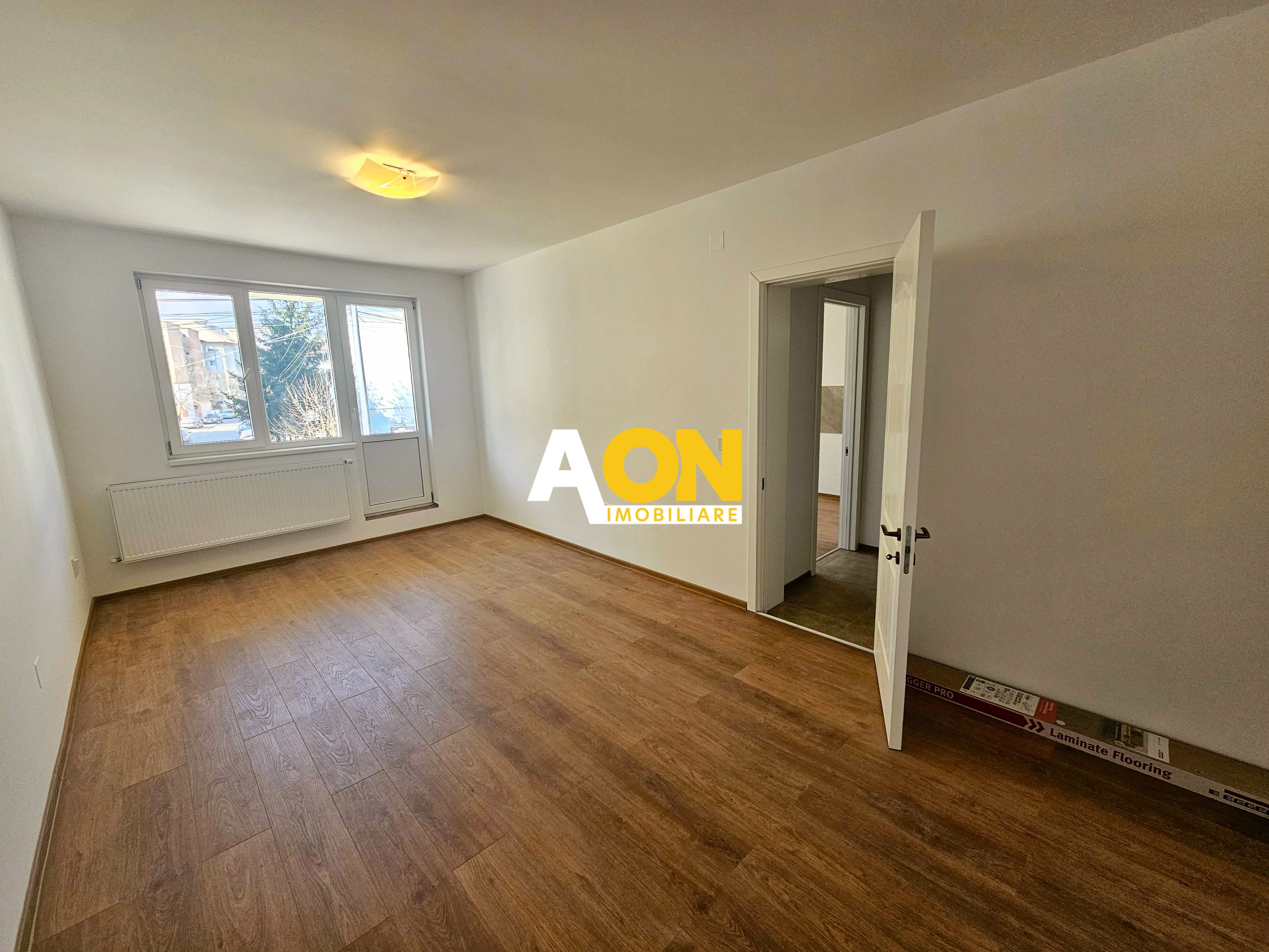 Apartament cu o camera, 40 mp utili + balcon 10 mp, etaj 1, Cetate