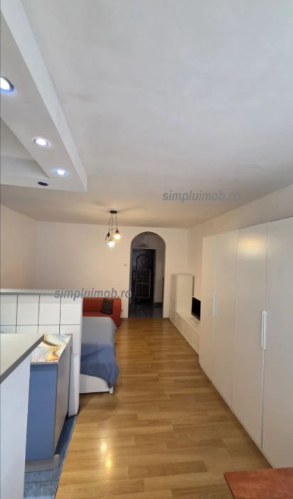 Garsoniera renovata mobilata utilata Ramnicu Sarat — fotografia 5