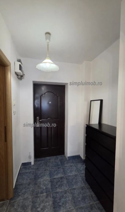 Garsoniera renovata mobilata utilata Ramnicu Sarat — fotografia 7