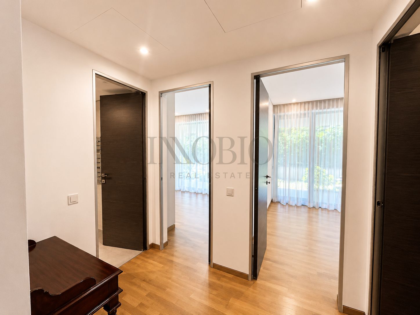 Apartament 4 camere cu curte generoasă — fotografia 11
