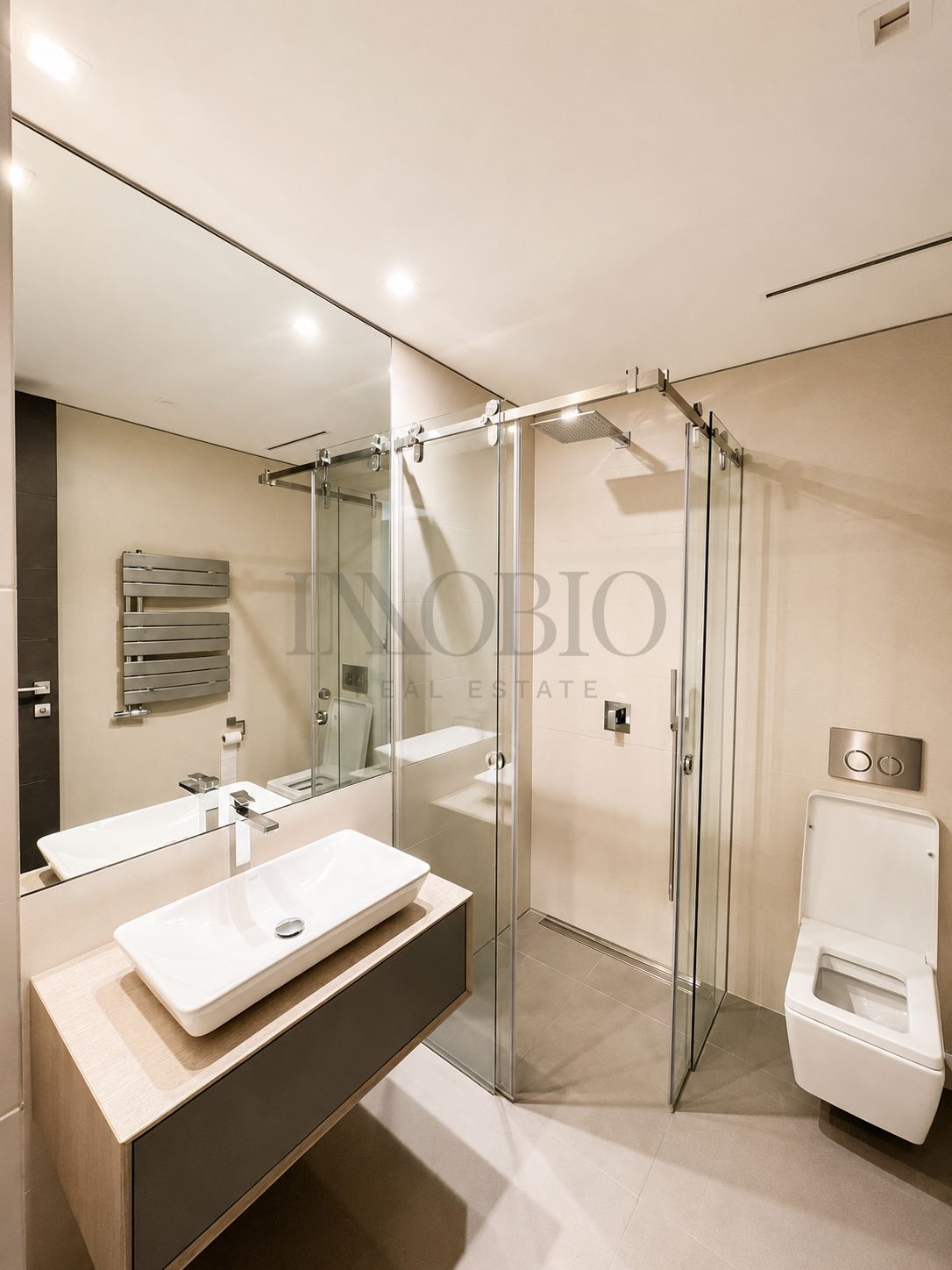 Apartament 4 camere cu curte generoasă — fotografia 12