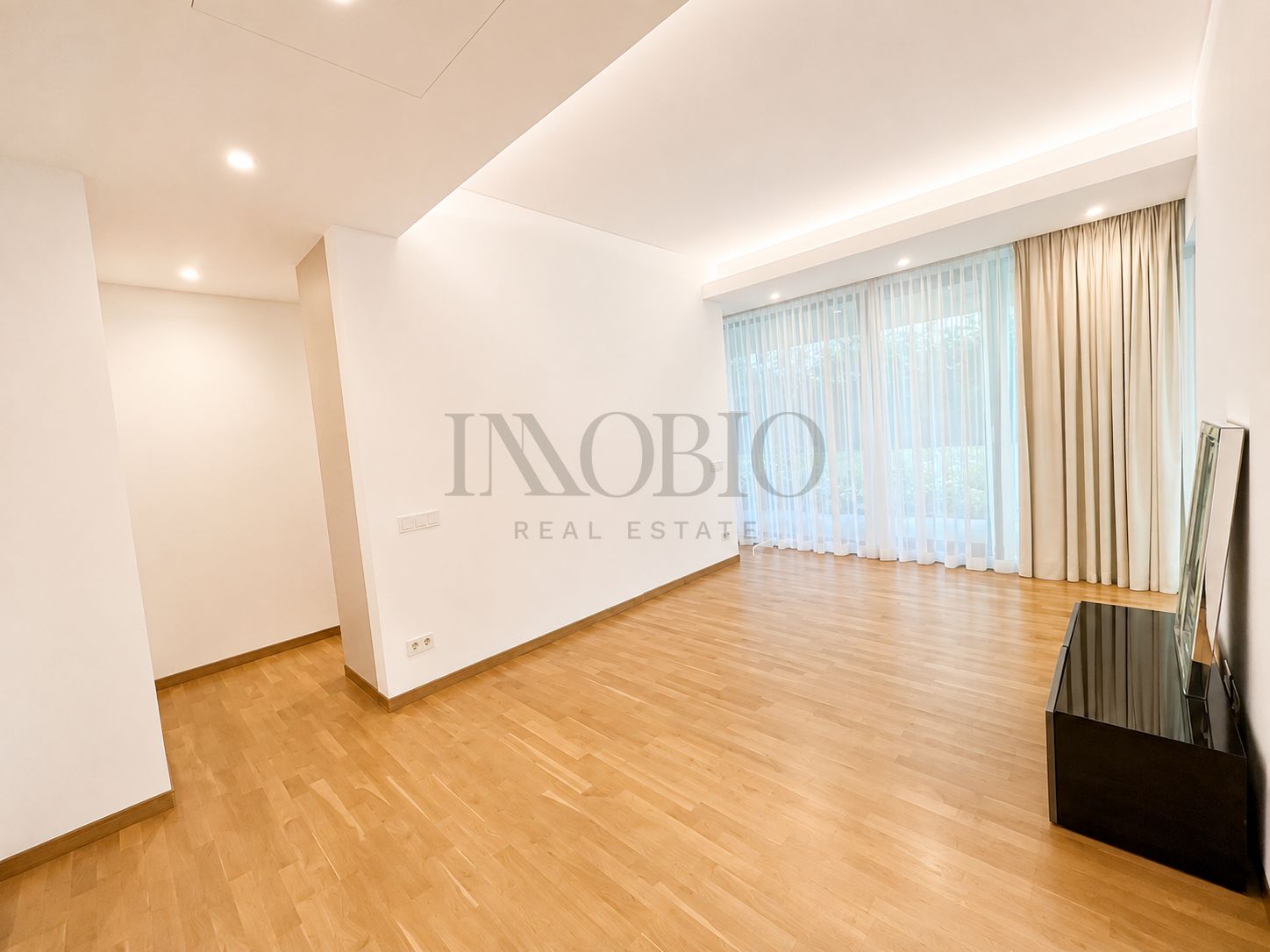Apartament 4 camere cu curte generoasă — fotografia 9