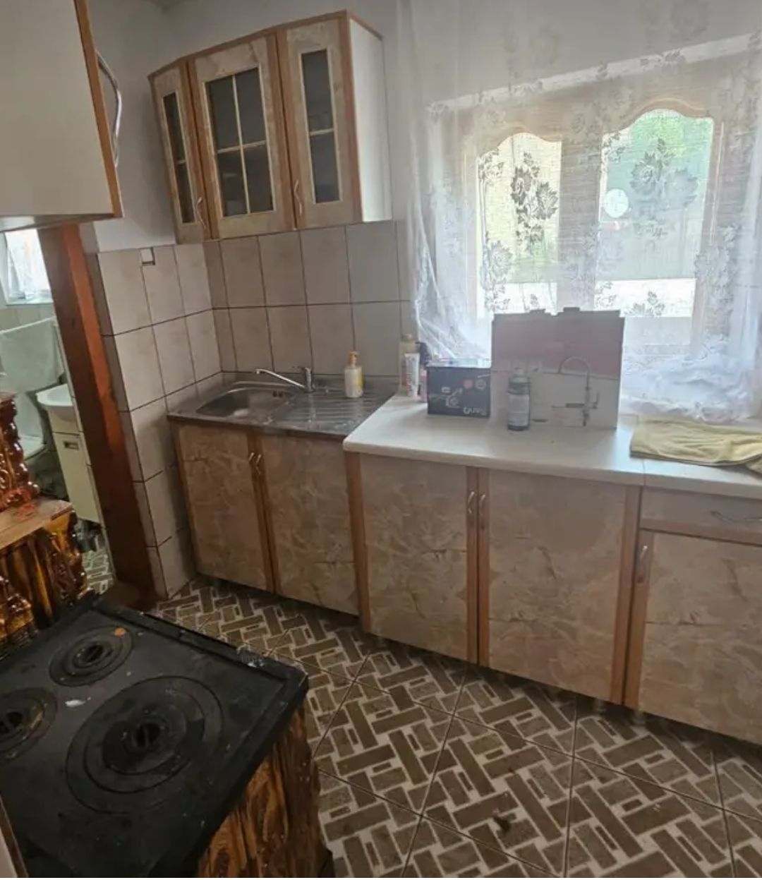 Proprietate in Pastraveni,Neamt cu teren de 1600mp, comision zero — fotografia 4