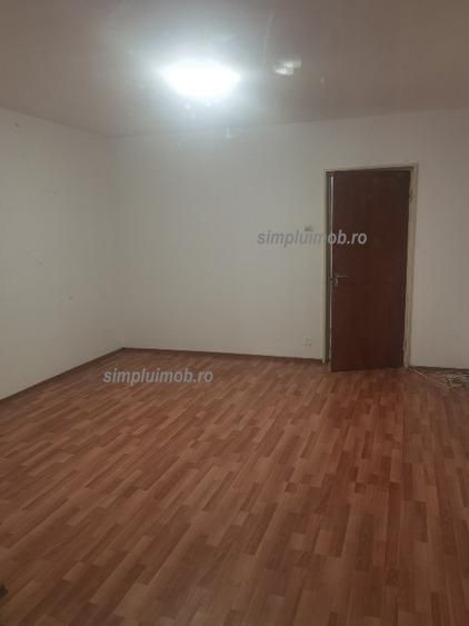 Garsonieră  Aparatorii Patriei Etaj Intermediar — fotografia 3