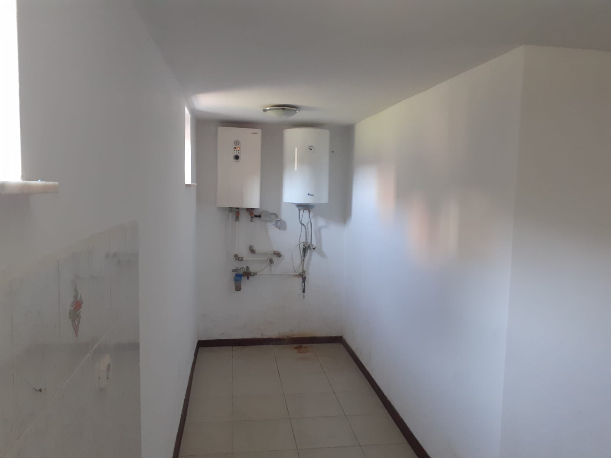 Casa insiruita, 2 dormitoare, garaj, Sanmartin. 120 000 E. Comision 0. — fotografia 16