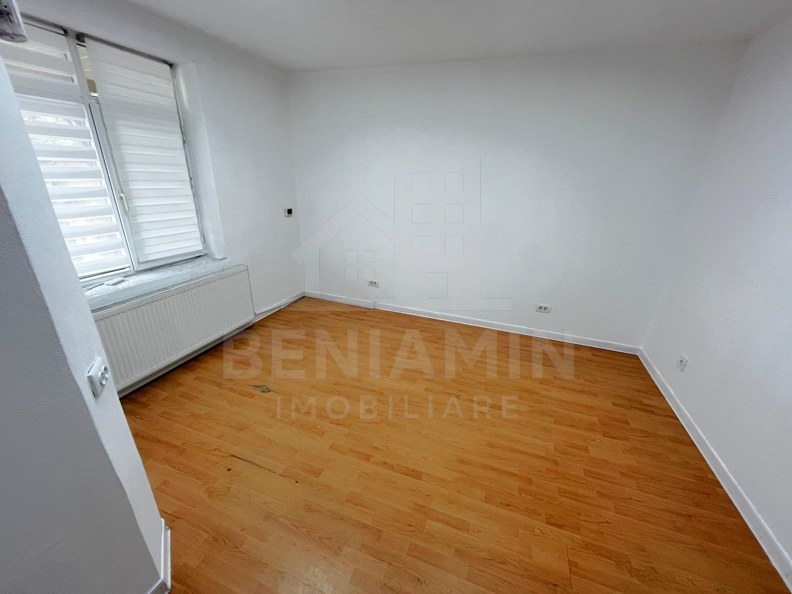 Casa 63mp- 2 Camere-Curte 65mp- Centrala Termica-AC-Zona Autogara — fotografia 3