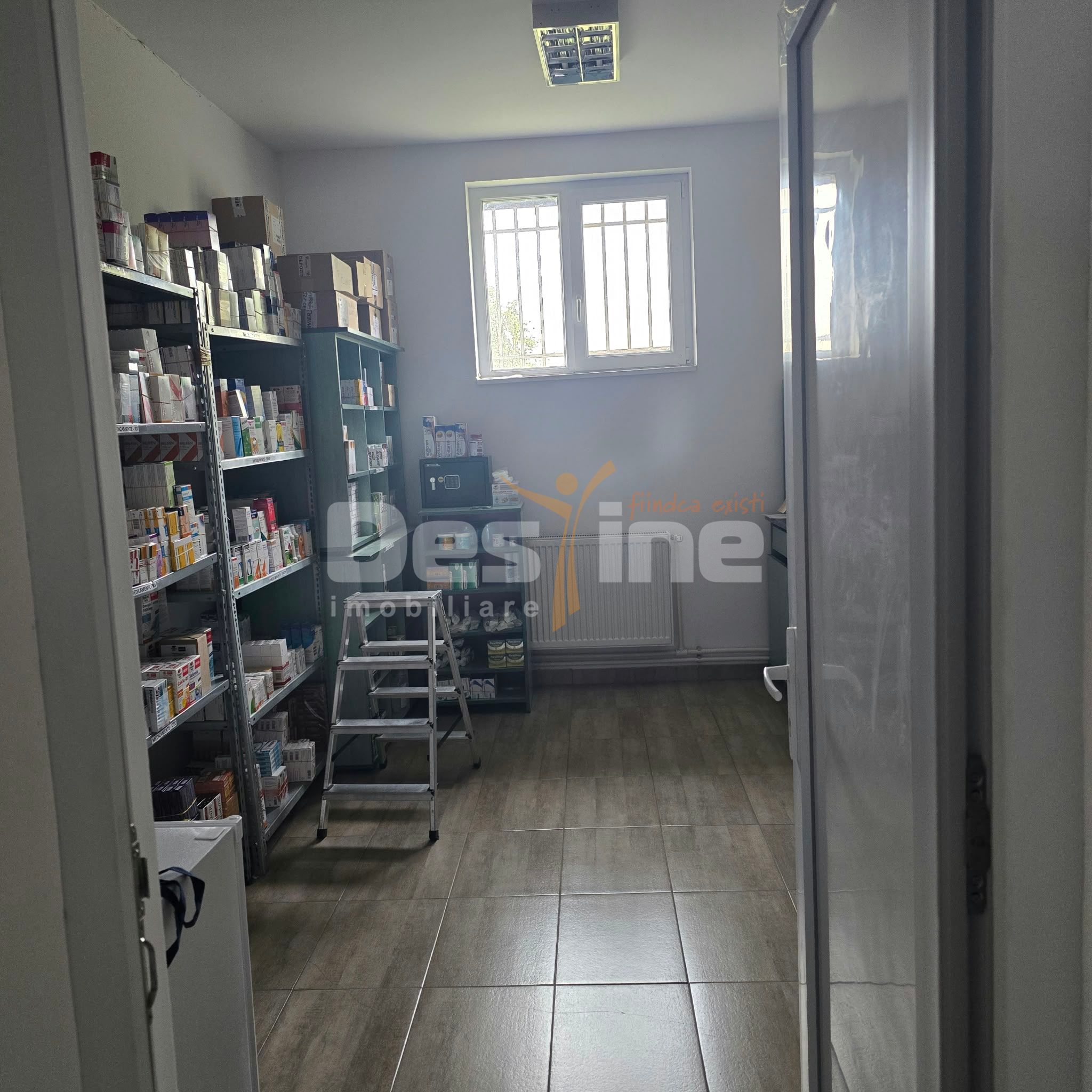 SPAȚIU COMERCIAL DE VÂNZARE – POZIȚIE CENTRALĂ, CHIRIAS EXISTENT — fotografia 2