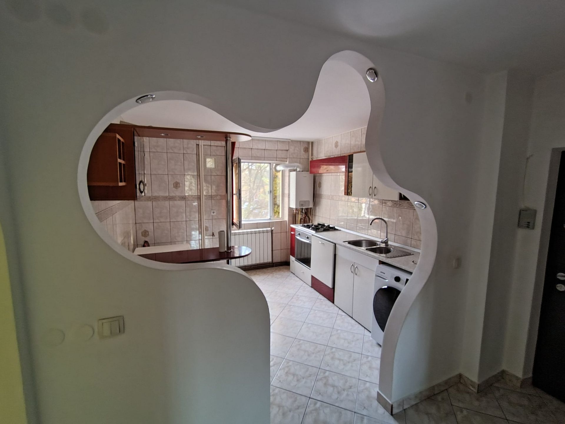 Apartament de vânzare, zona PODU ROȘ, 3 camere, semidecomandat, etaj 1 — fotografia 10