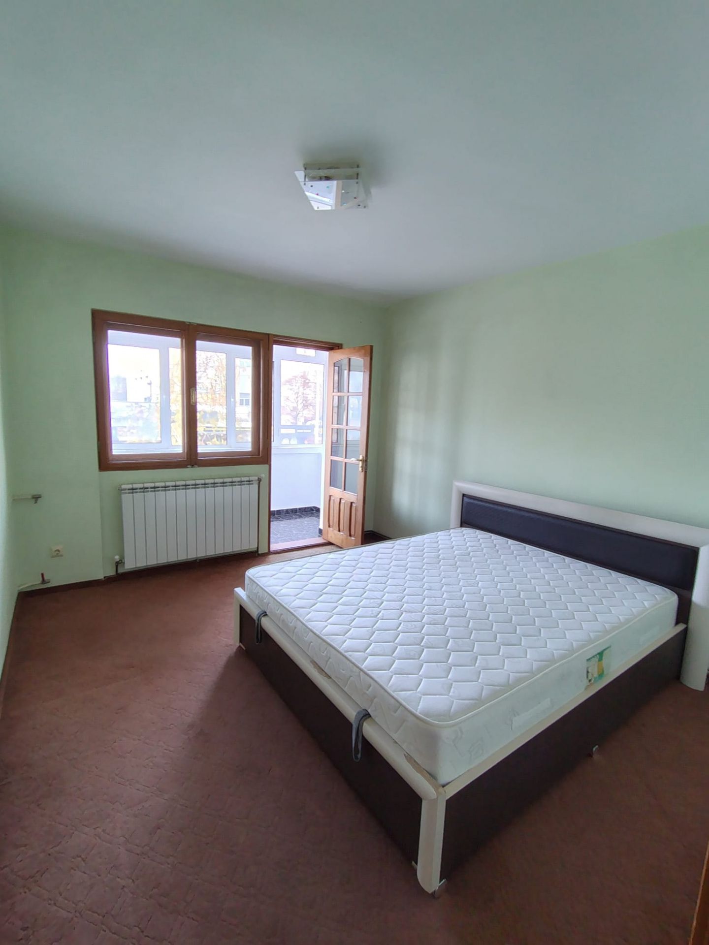 Apartament de vânzare, zona PODU ROȘ, 3 camere, semidecomandat, etaj 1 — fotografia 4
