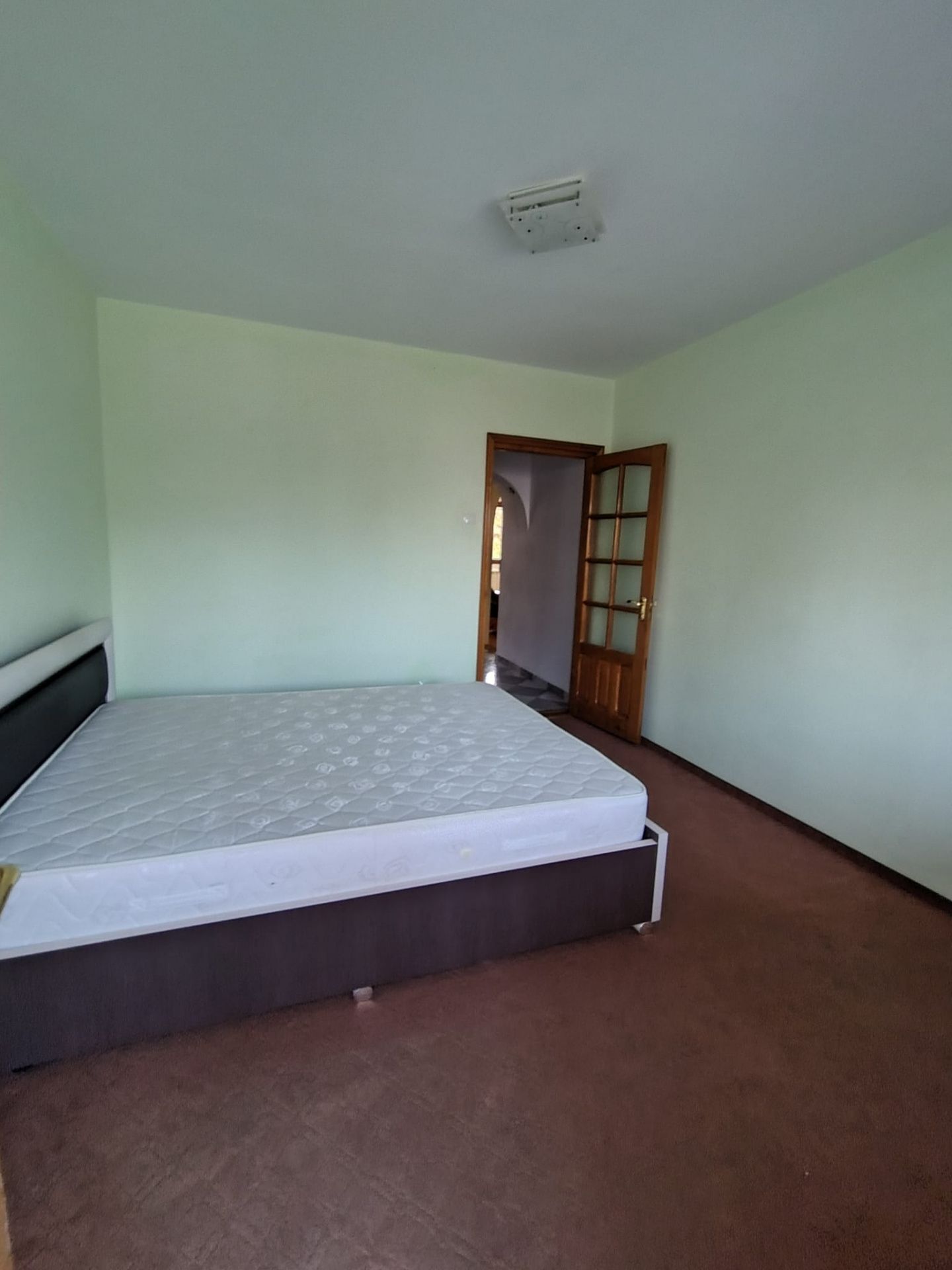 Apartament de vânzare, zona PODU ROȘ, 3 camere, semidecomandat, etaj 1 — fotografia 5