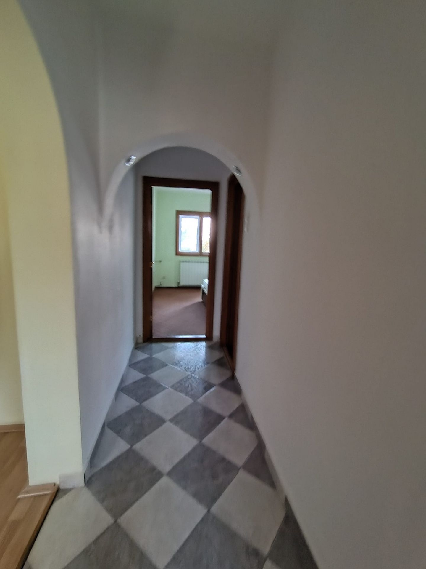 Apartament de vânzare, zona PODU ROȘ, 3 camere, semidecomandat, etaj 1 — fotografia 7