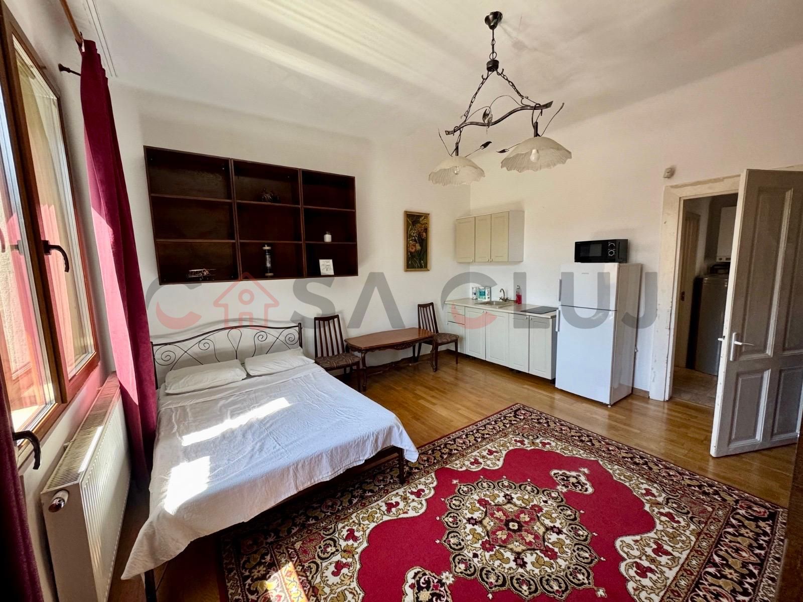 Apartament în vilă, zonă centrală, parcare