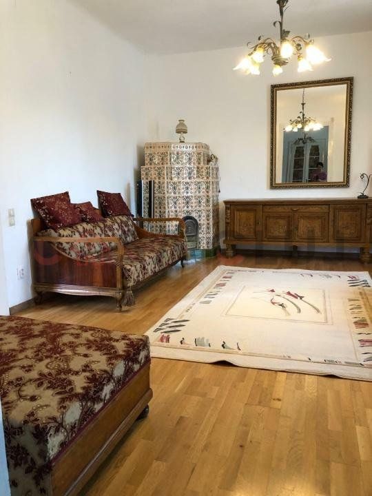 Apartament în vilă, zonă centrală, parcare — fotografia 12