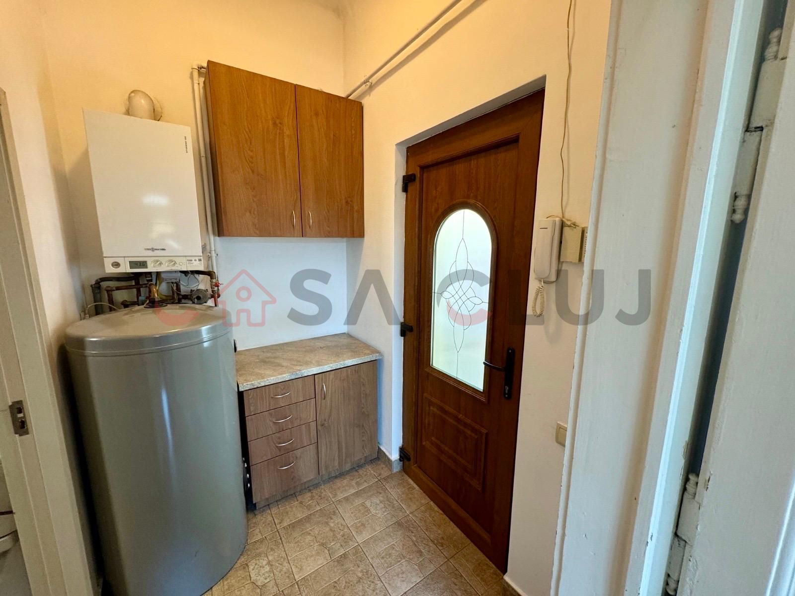 Apartament în vilă, zonă centrală, parcare — fotografia 4