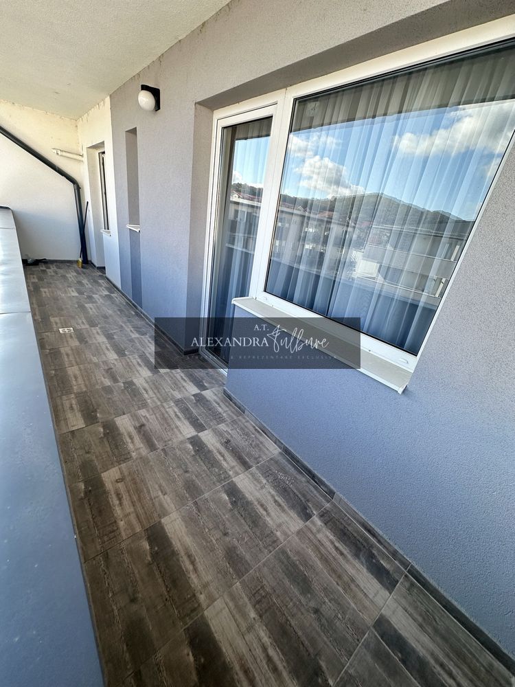 Apartament de vanzare 3 camere decomanda, balcon, parcare — fotografia 7