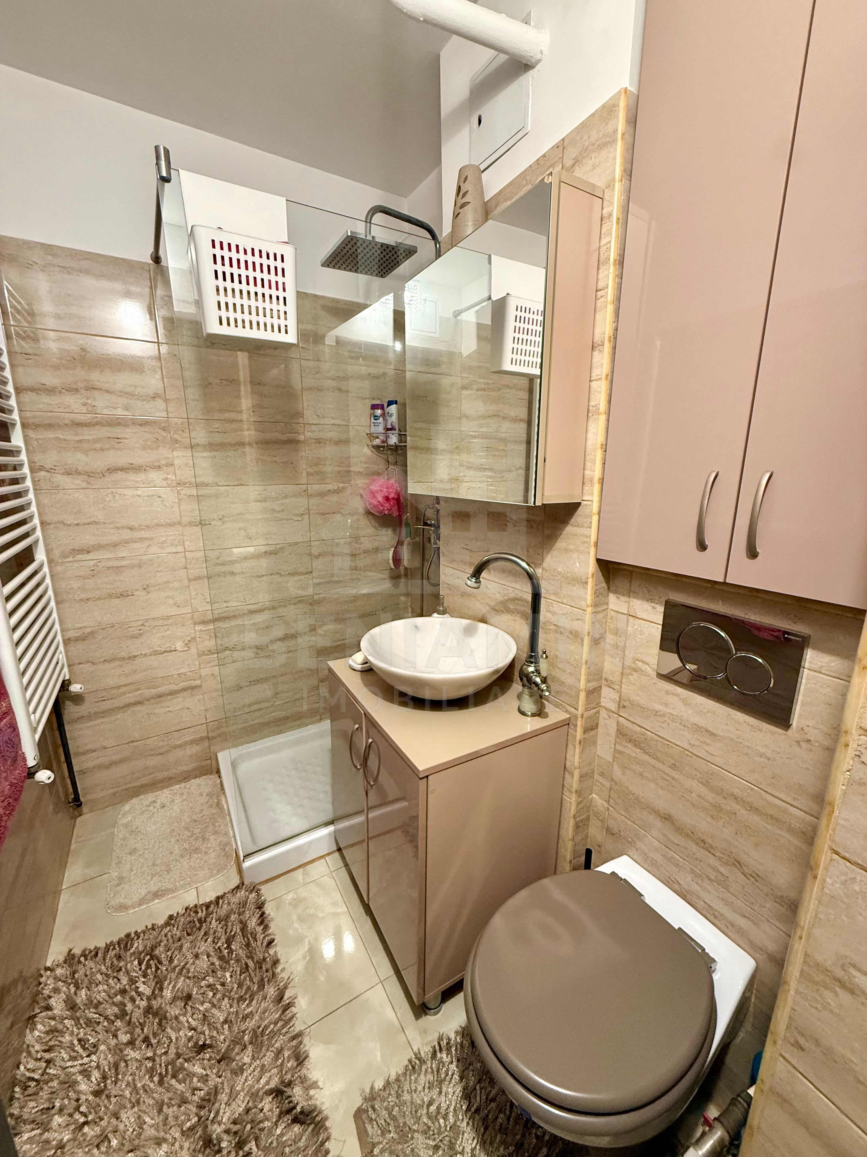 2 camere - parter -  44mp - centrala proprie - renovat - Craiovita — fotografia 6