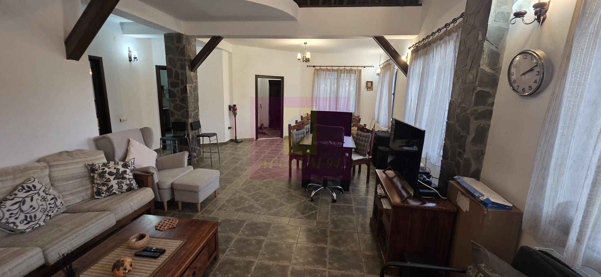 Vila in Sinaia cu parau in curte si view superb — fotografia 5