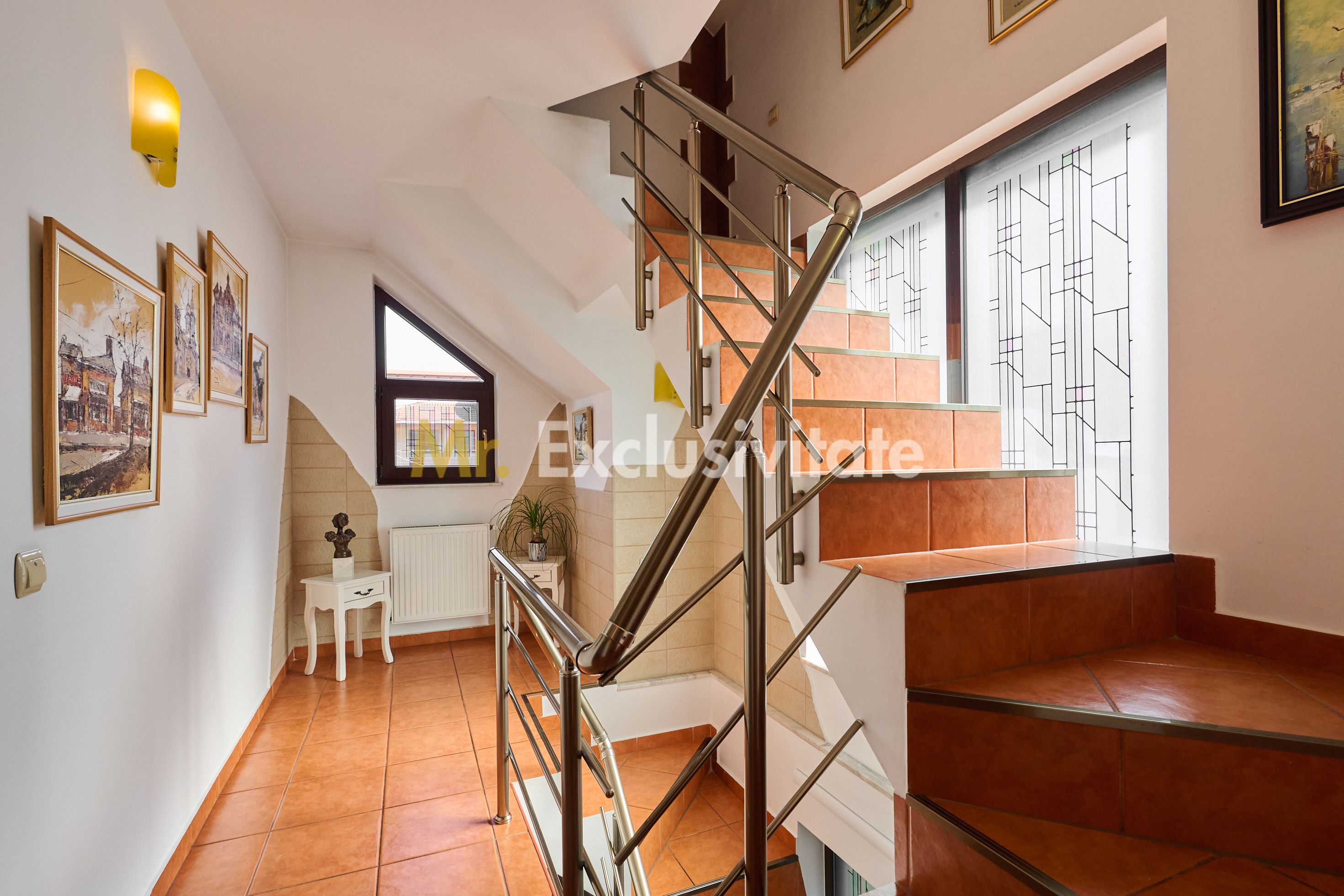 Casa + 305 mp teren curte proprie in zona rezidentiala Gavana — fotografia 11