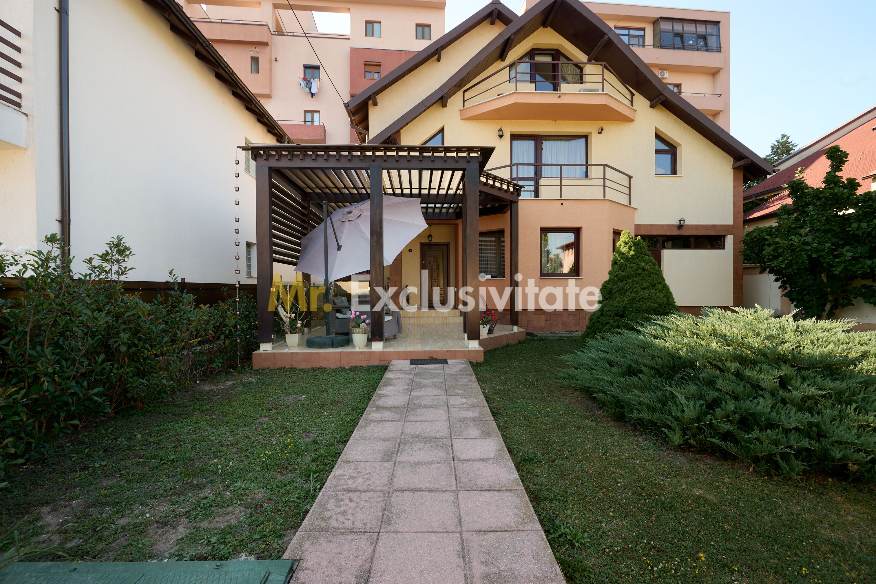 Casa + 305 mp teren curte proprie in zona rezidentiala Gavana — fotografia 16