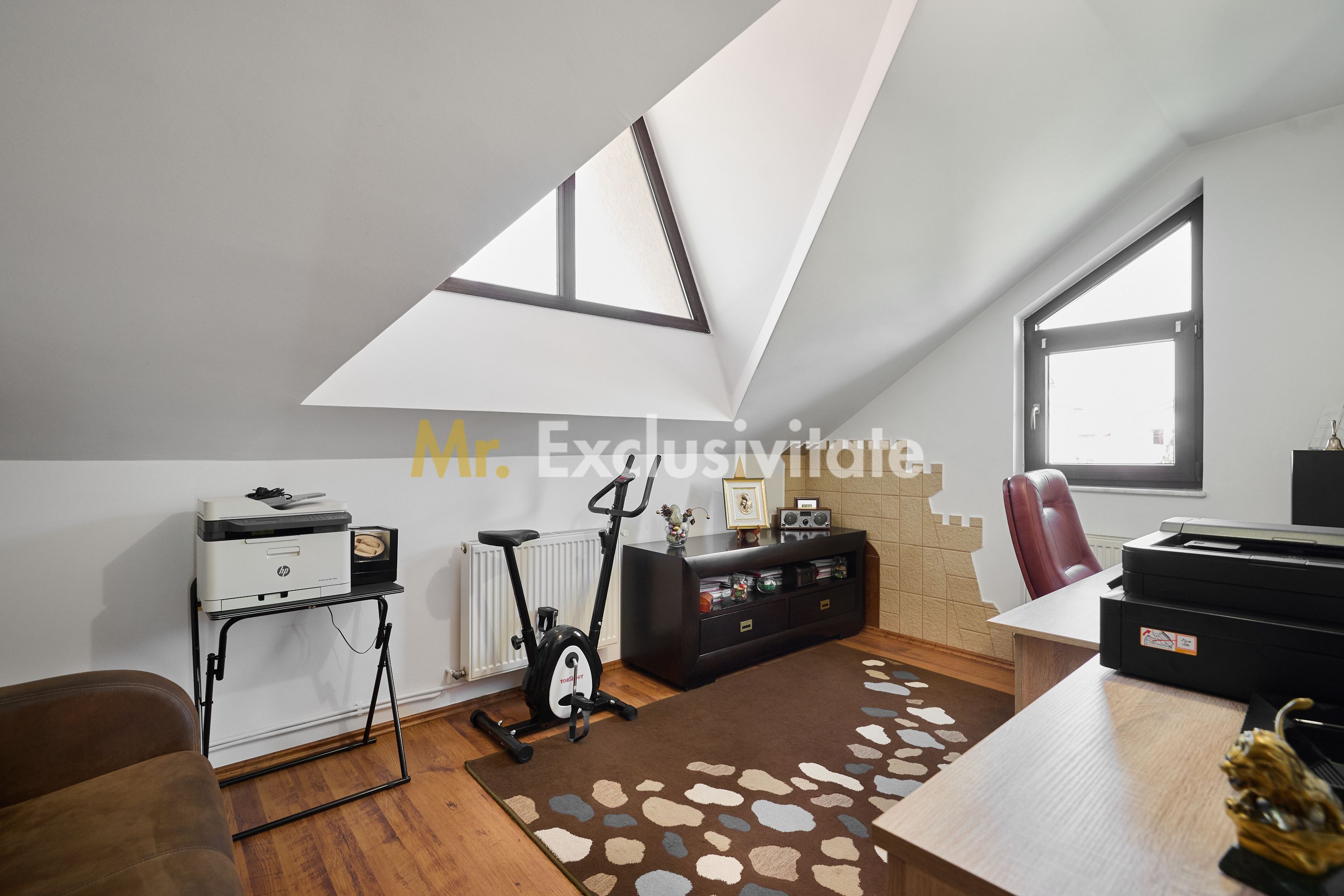Casa + 305 mp teren curte proprie in zona rezidentiala Gavana — fotografia 19