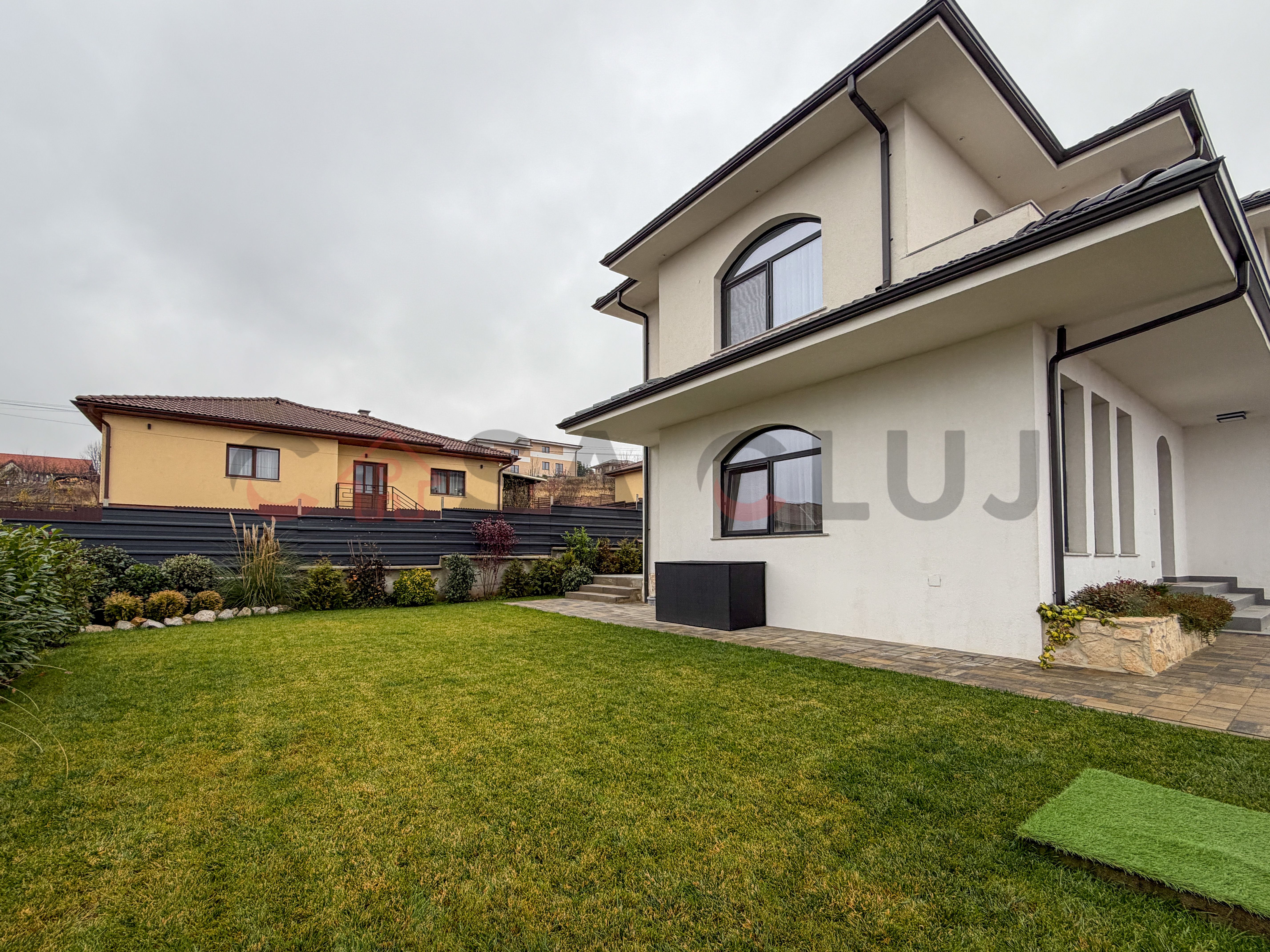 Casa individuala cu teren de 400 mp, Dezmir — fotografia 11