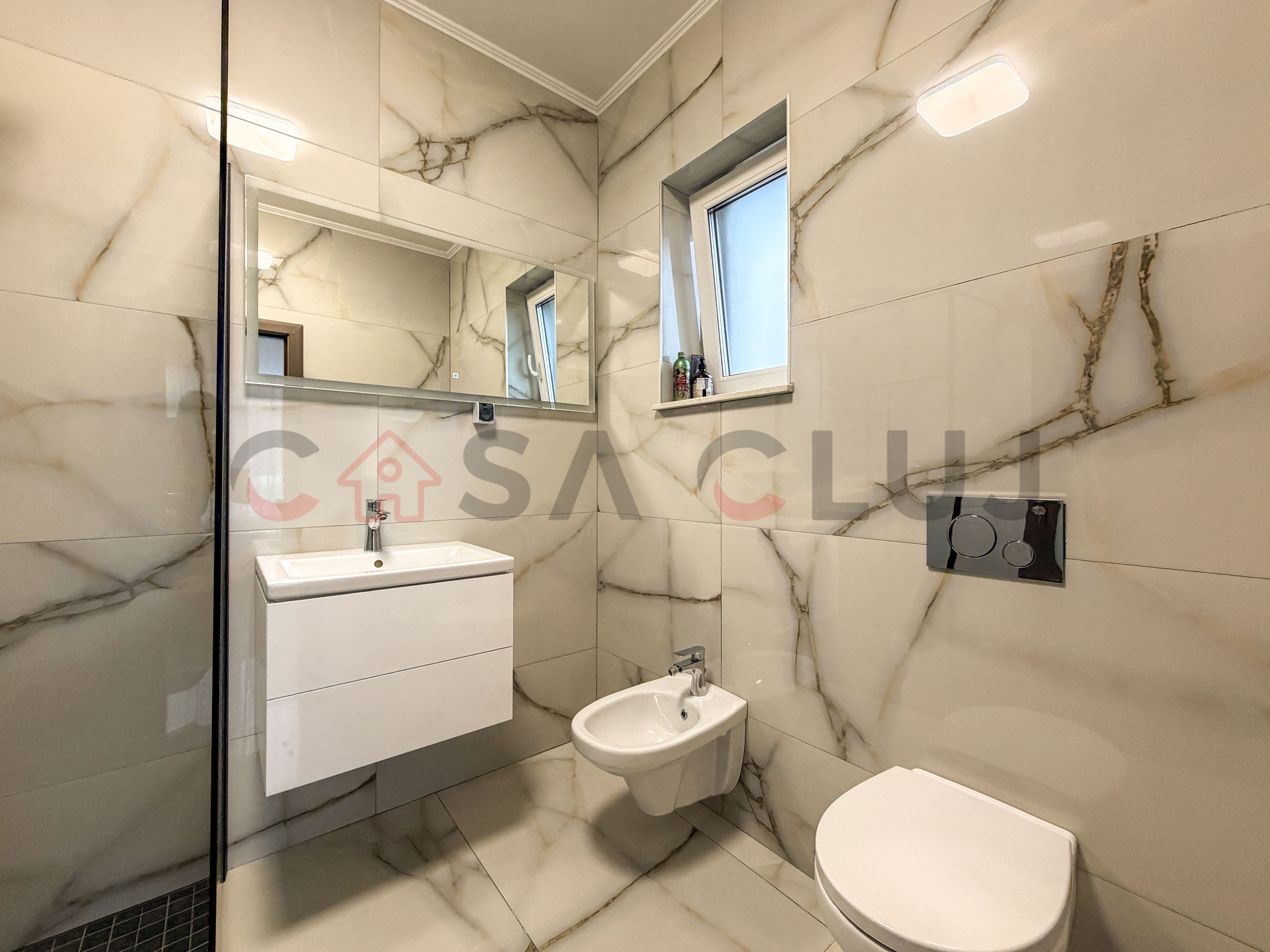 Casa individuala cu teren de 400 mp, Dezmir — fotografia 9