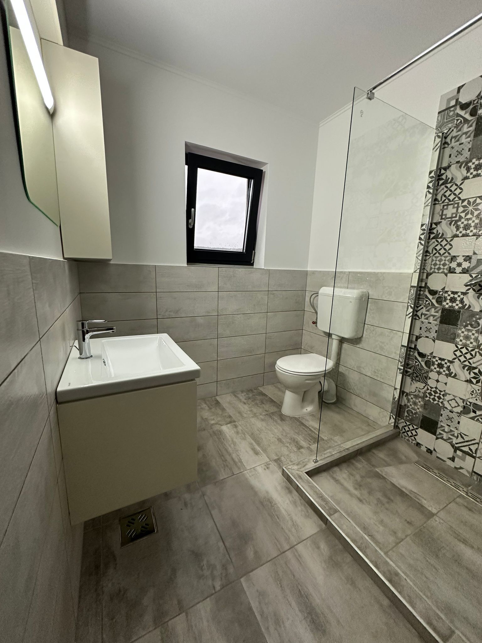 Apartament 4 camere,2băi,bloc NOU,1 parcare,zona 7 Noiembrie — fotografia 6