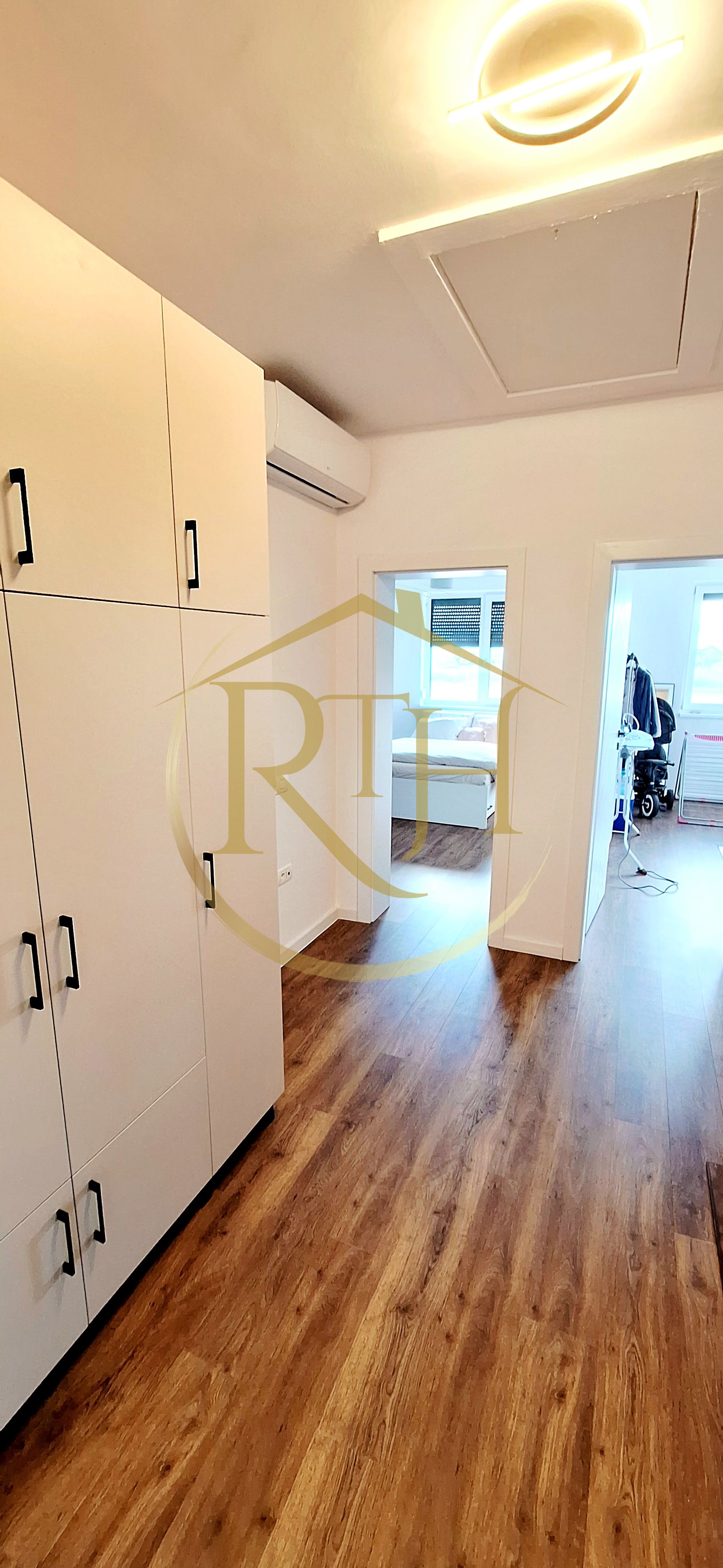 Oferim spre vanzare Casa tip Duplex, situata in Giroc in apropiere de DAF — fotografia 10