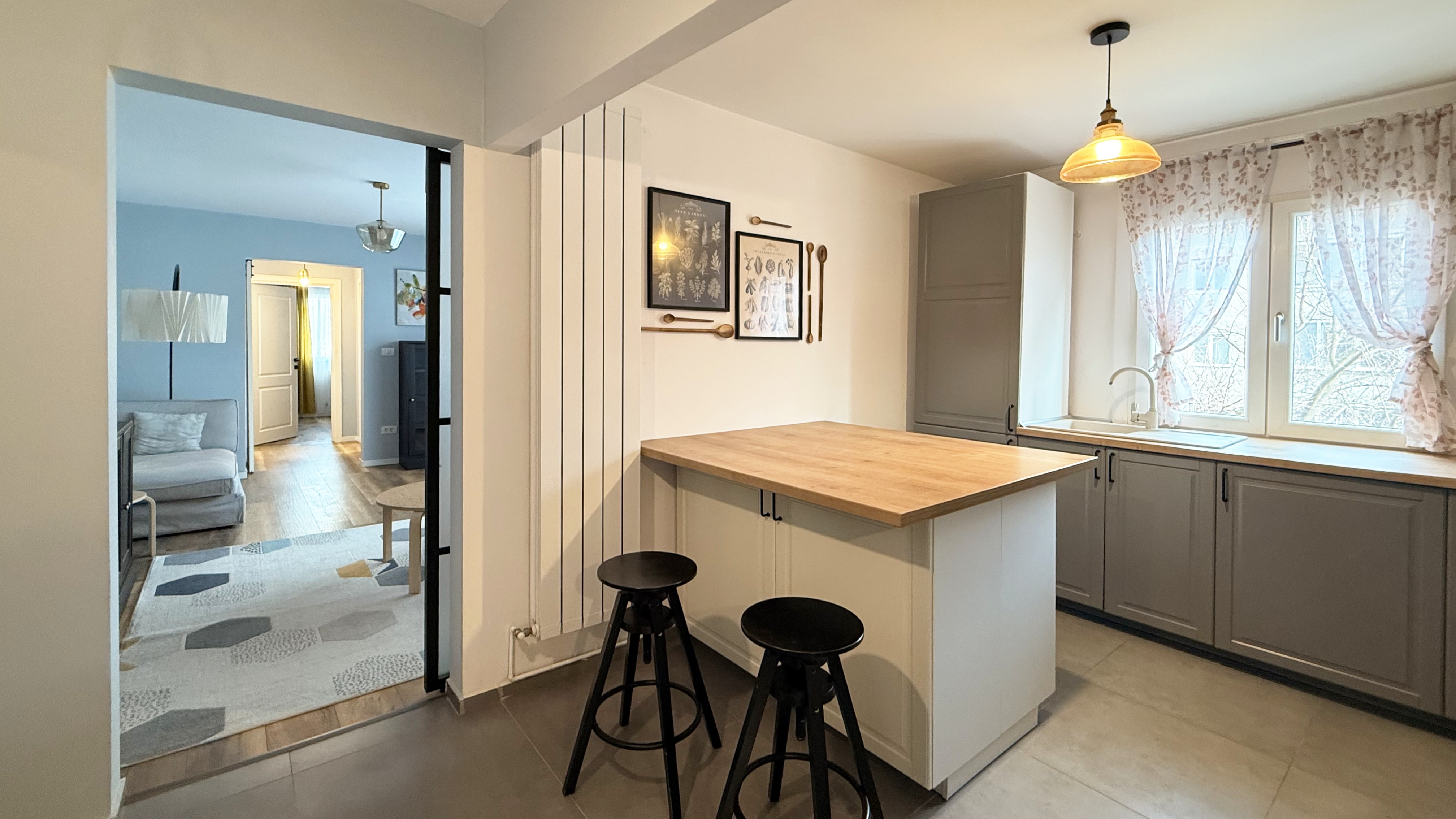 Apartament cu 3 camere / zona Gheorghe Lazar
