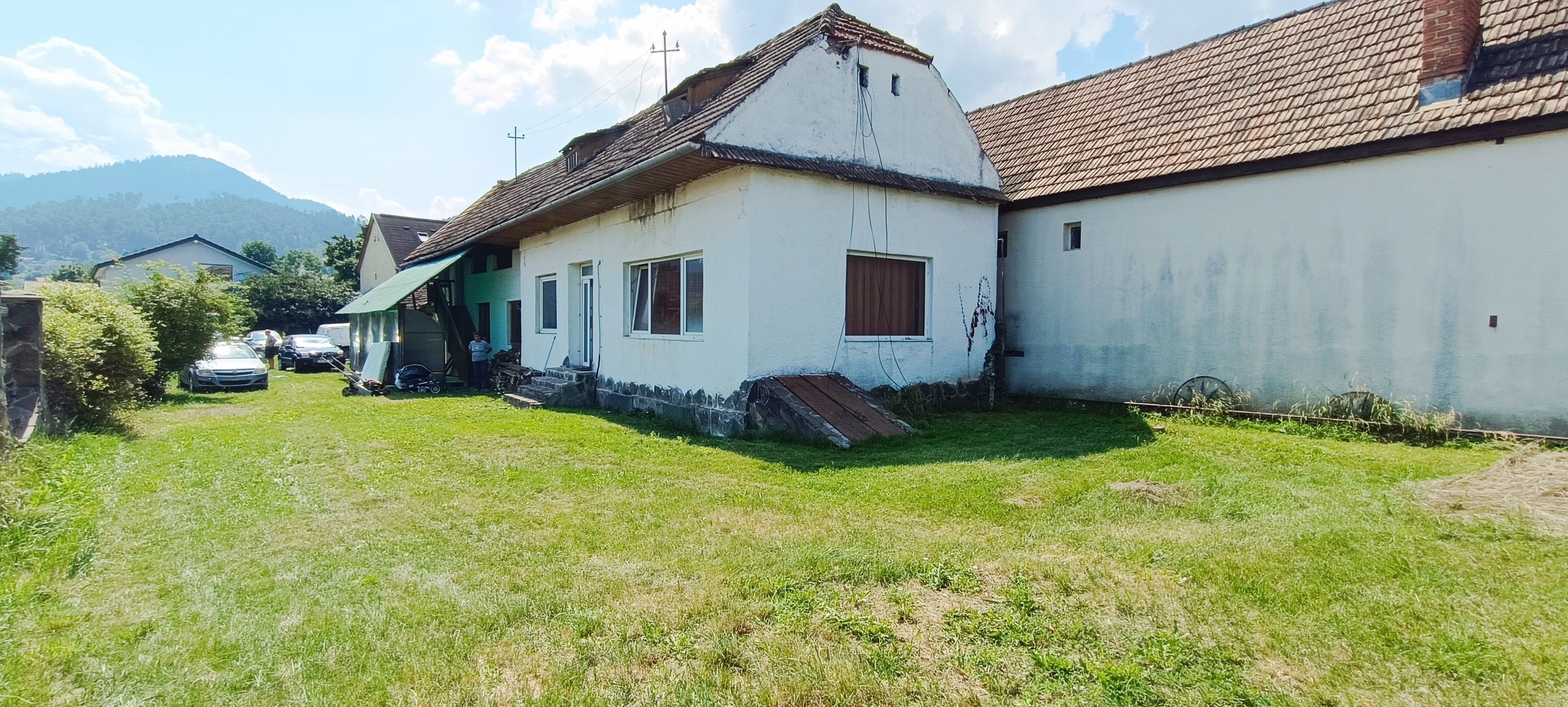Casa si teren de 916mp in Sacele,cu front la B-dul Brasovului