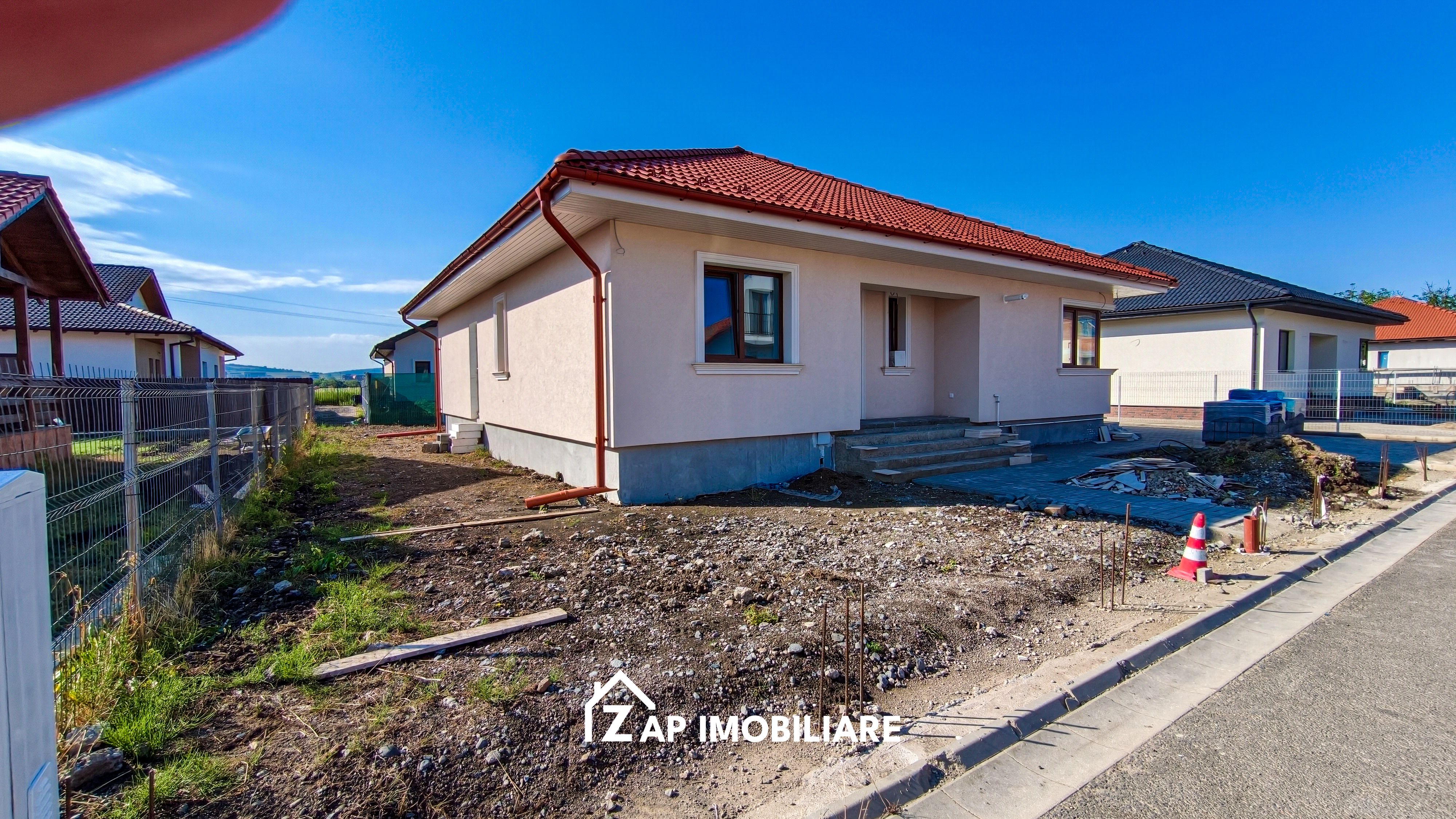 Casă modernă 1 nivel 4 camere  - 500 mp teren - gard inclus — fotografia 4