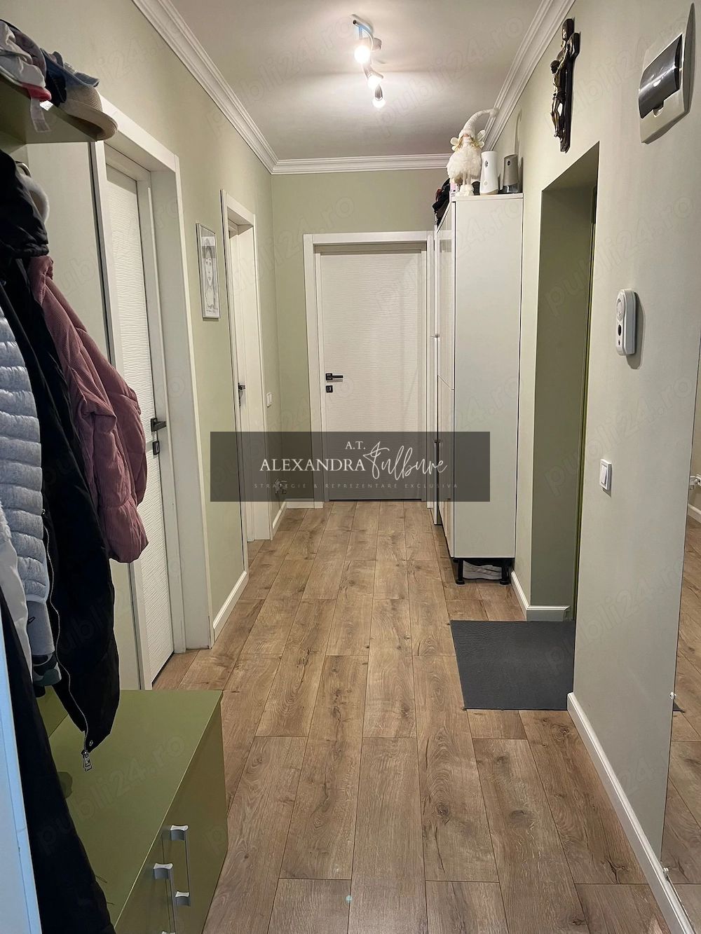 Apartament 2 camere decomandate, balcon, etaj intermediar, parcare — fotografia 5