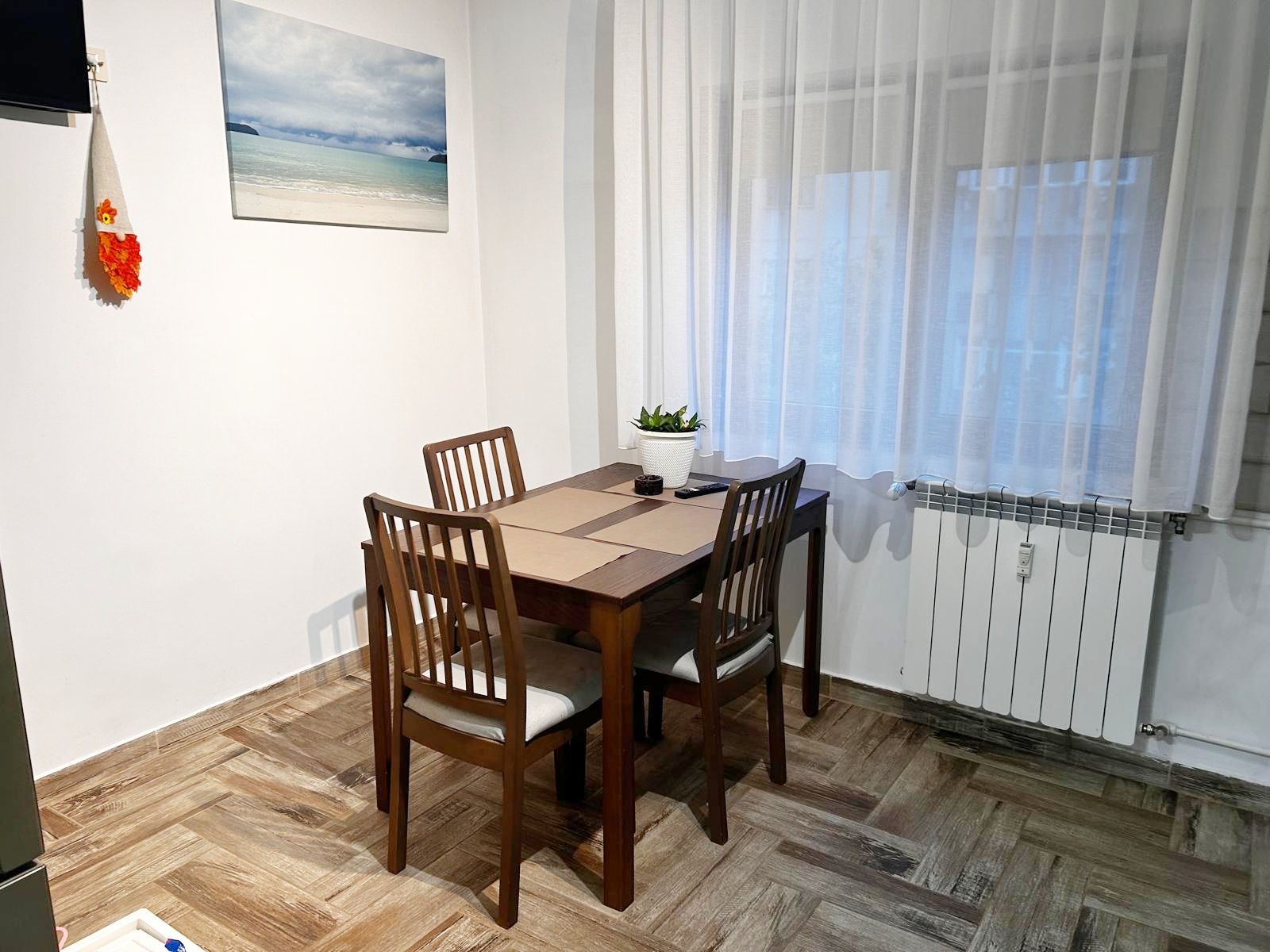 Vand apartament2 camere zona Sebastian (Str. Ileana Cosânzeana) — fotografia 3