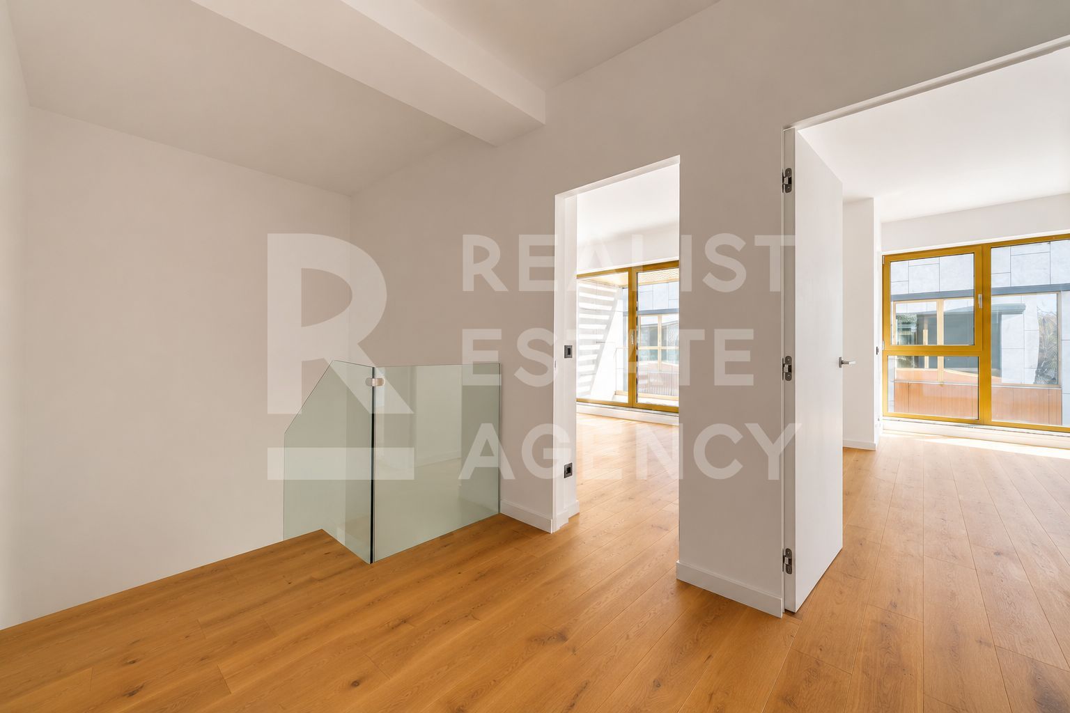 Vilă modernă de închiriat, 2 locuri de parcare, Pipera — fotografia 13