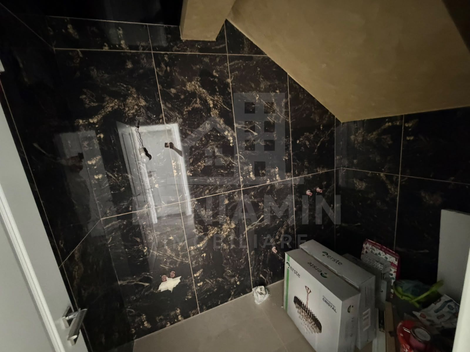 Casa 3 dormitoare-3 bai-Bariera Valcii-Moderna-toate utilitatile — fotografia 10