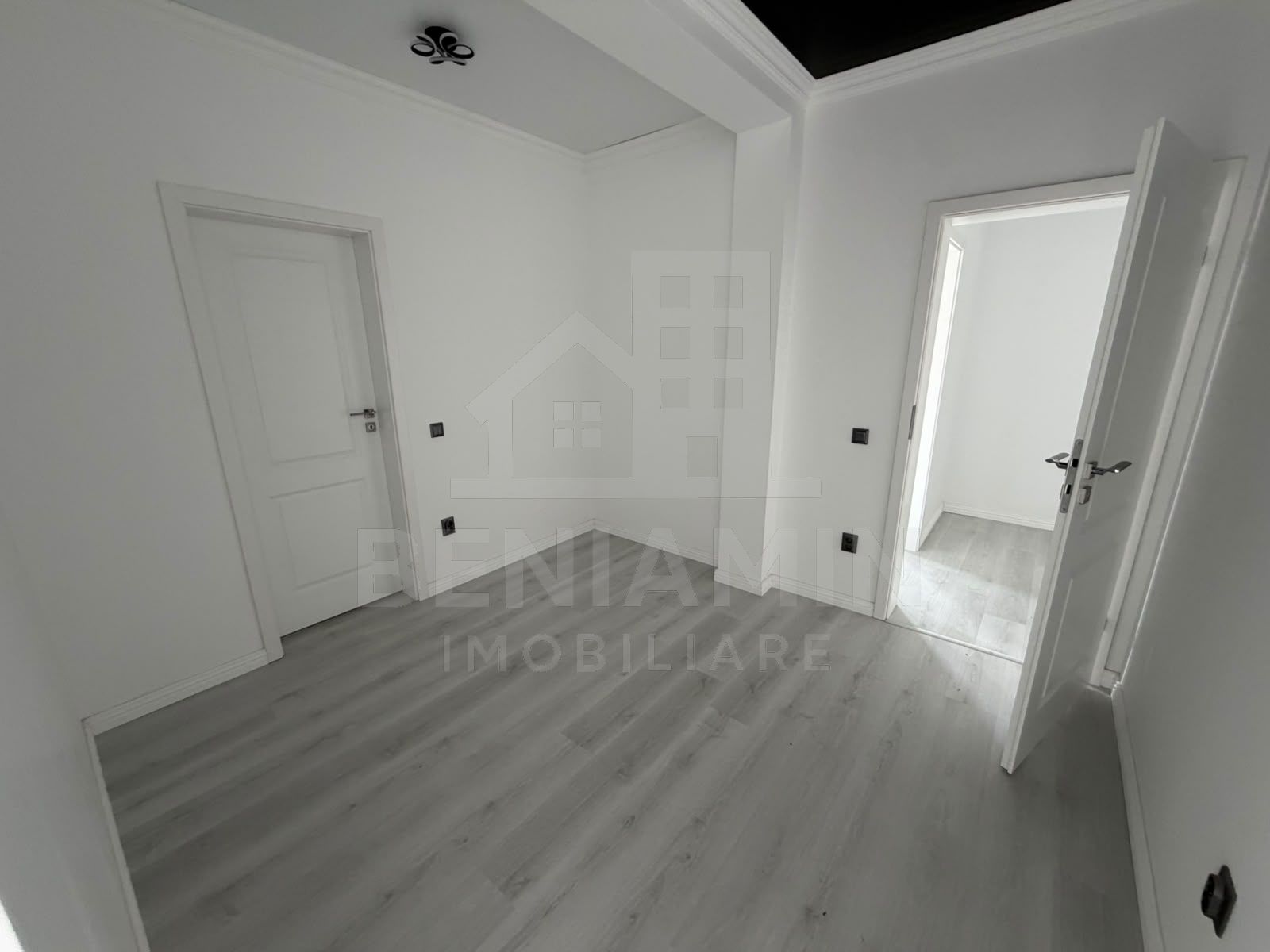 Casa 3 dormitoare-3 bai-Bariera Valcii-Moderna-toate utilitatile — fotografia 11