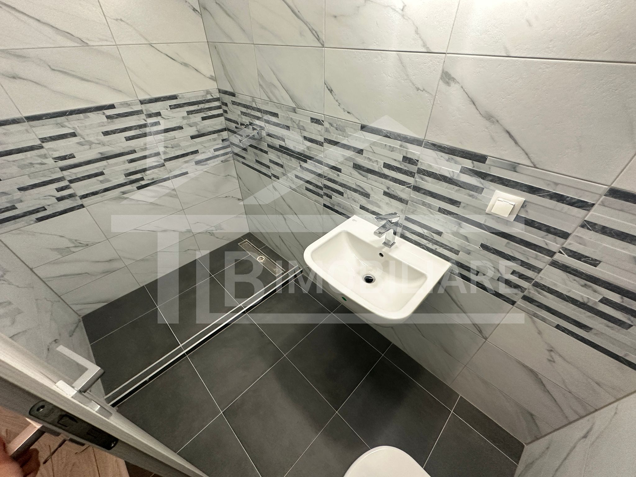 Apartament de 3 camere, 80mp, parcare, Zona Maurer Residence — fotografia 11
