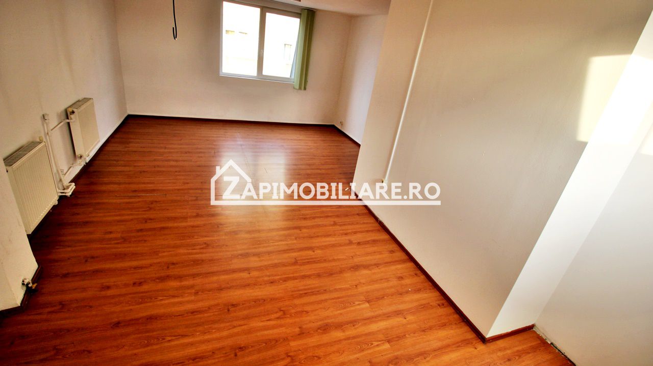 Casă / Spatiu birouri 10 camere , 222 mp utili,zona Central — fotografia 5